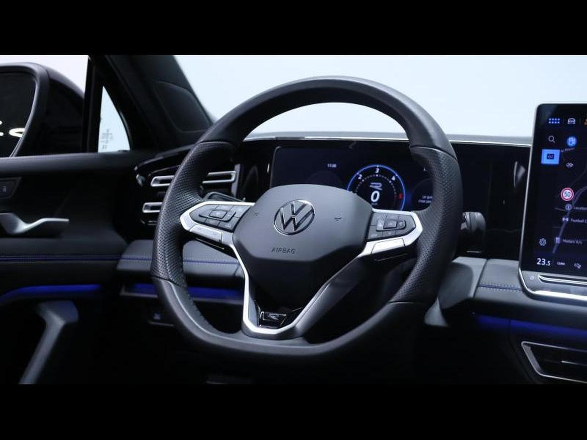 VW Tiguan New Tiguan TDi 150 R-Line Black Style DSG7 (2024) - Photo 14