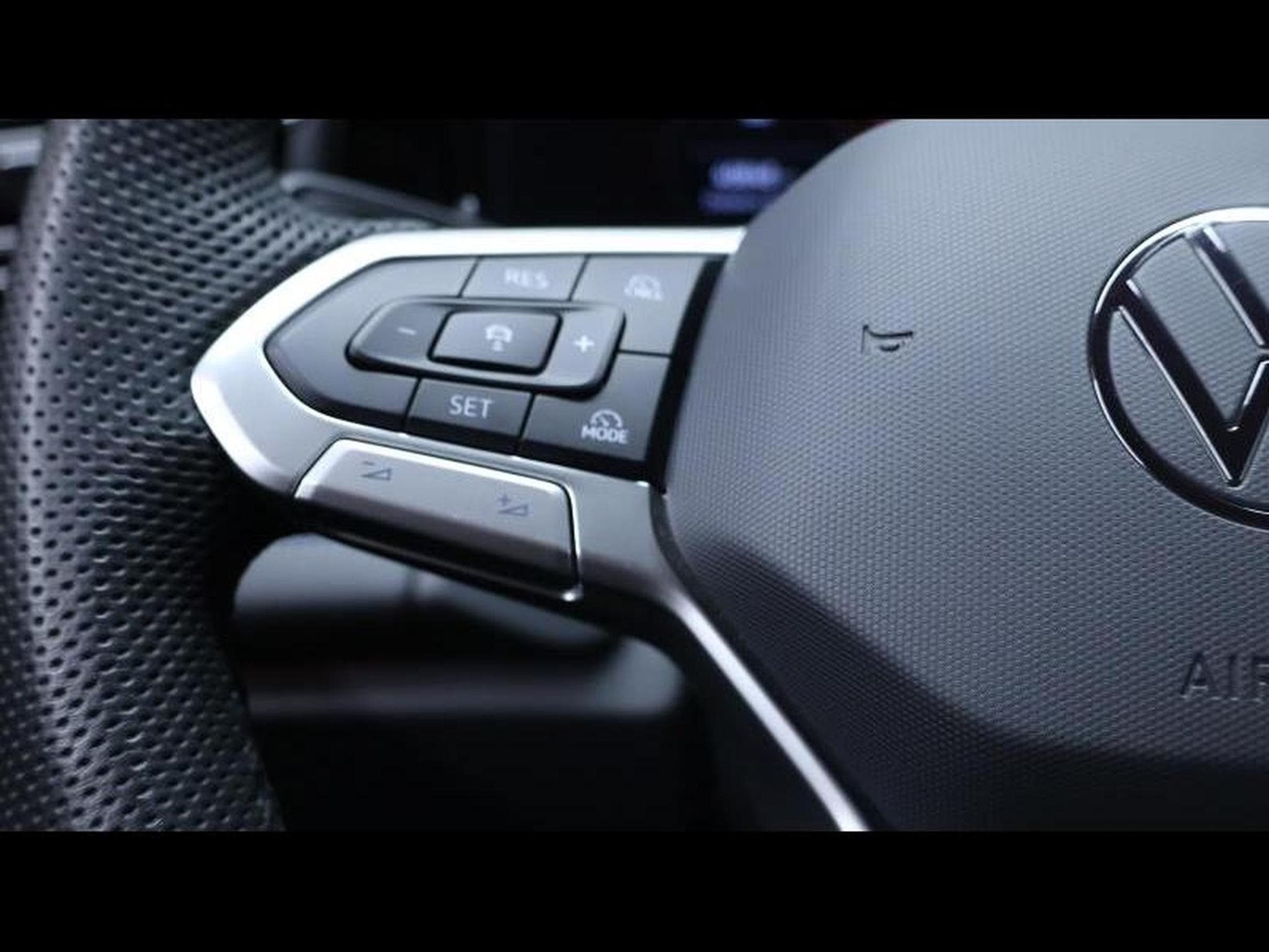 VW Tiguan New Tiguan TDi 150 R-Line Black Style DSG7 (2024) - Photo 15