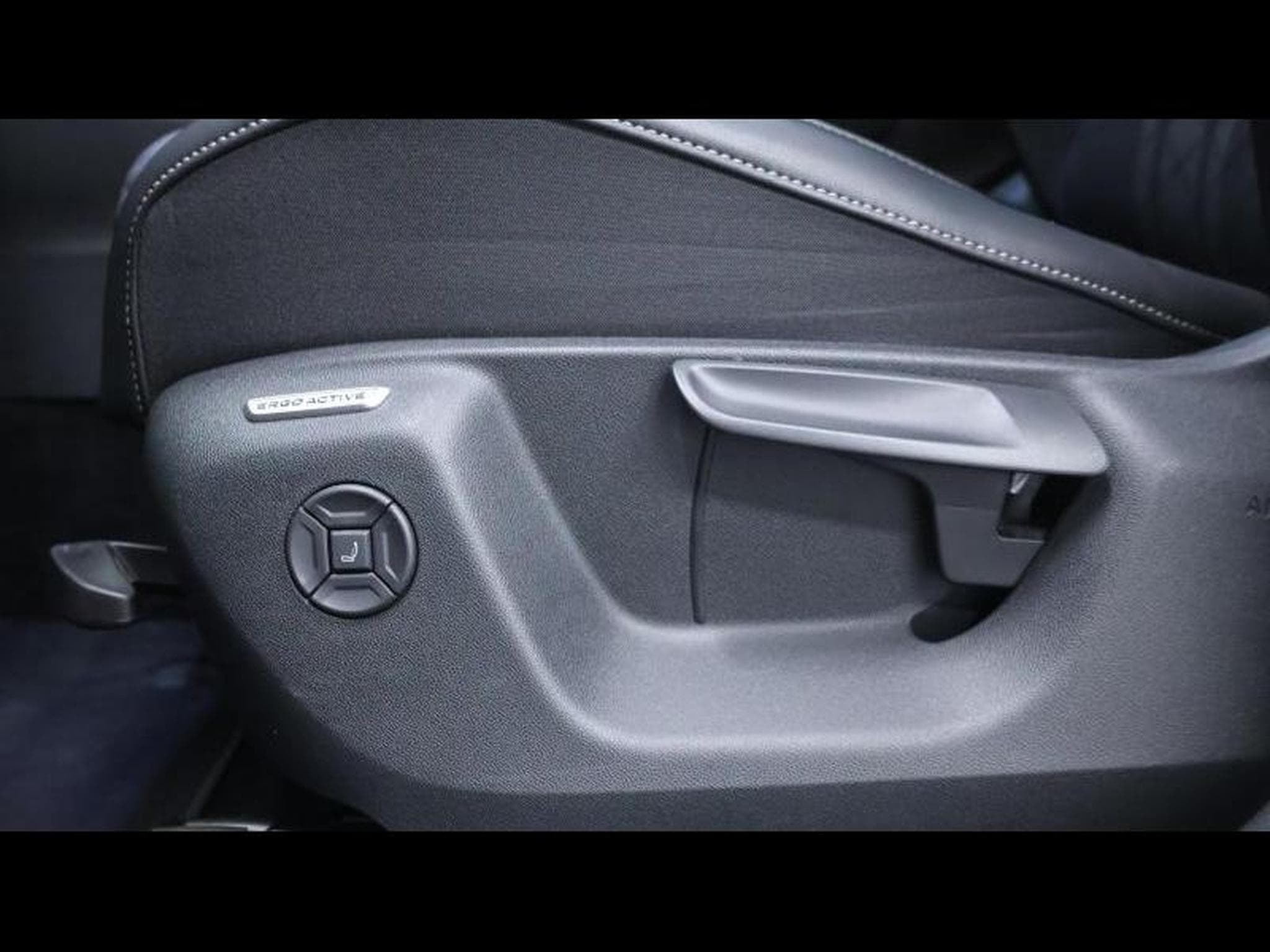 VW Tiguan New Tiguan TDi 150 R-Line Black Style DSG7 (2024) - Photo 28