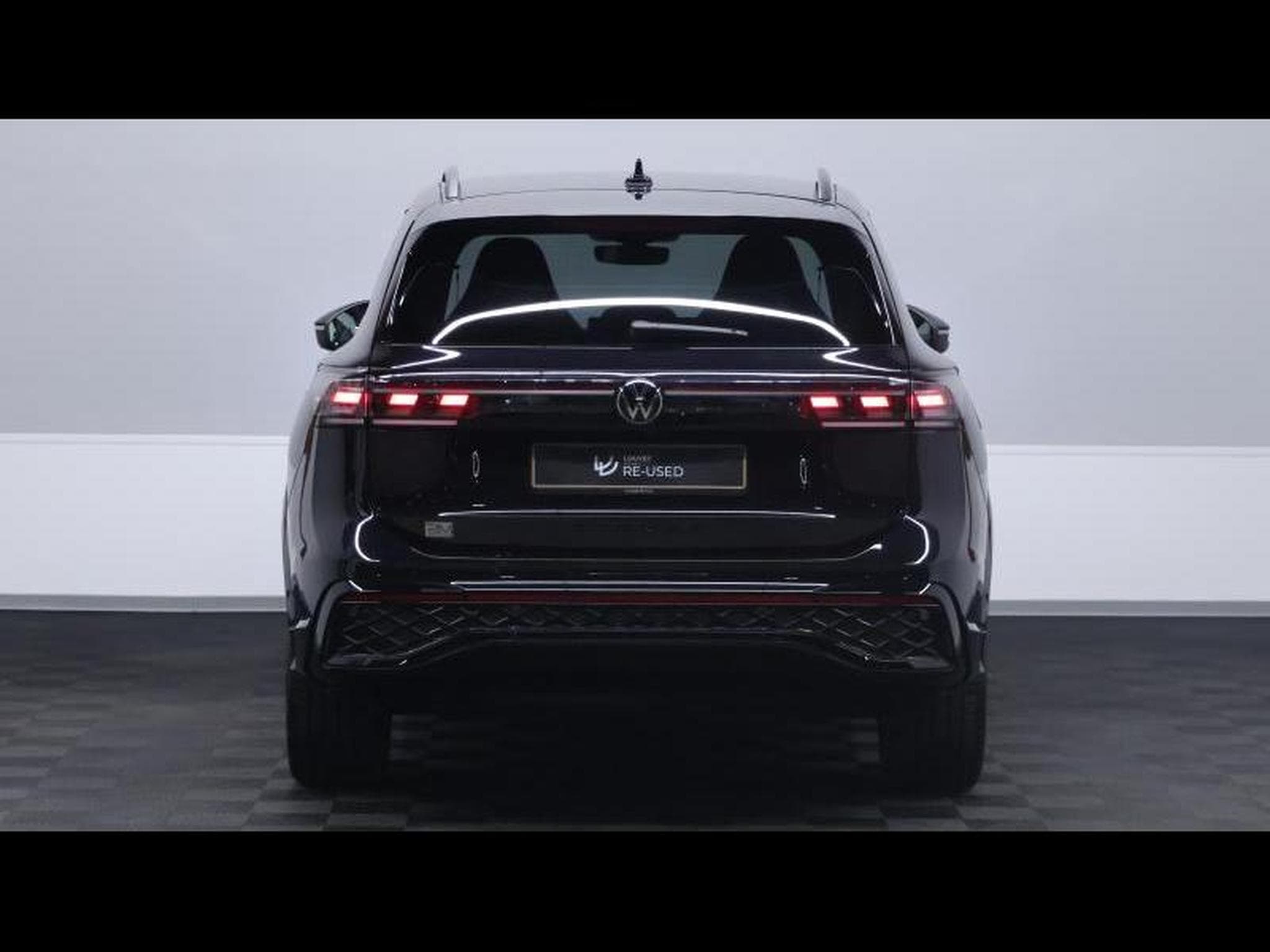 VW Tiguan New Tiguan TDi 150 R-Line Black Style DSG7 (2024) - Photo 5