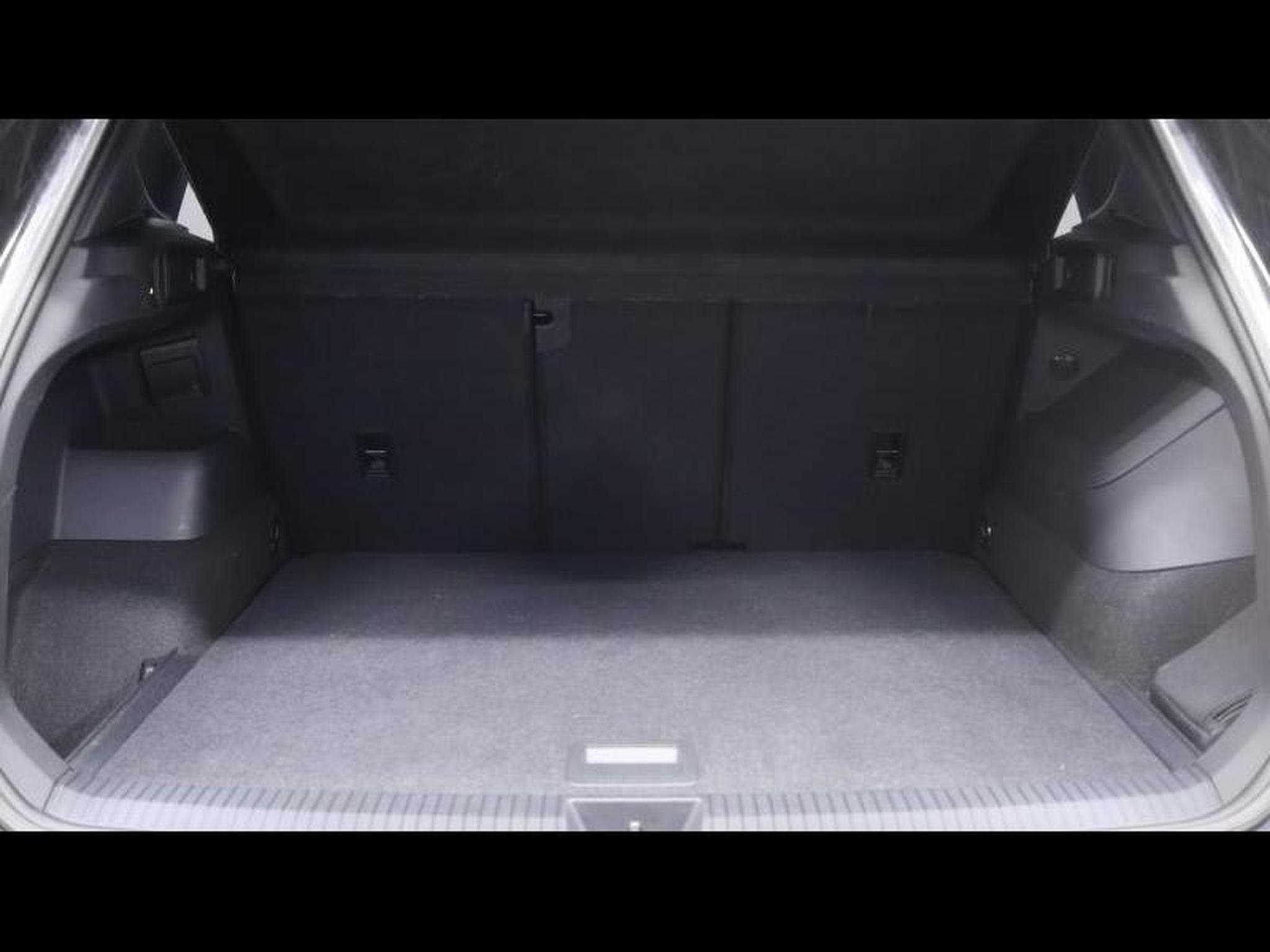 VW Tiguan New Tiguan TDi 150 R-Line Black Style DSG7 (2024) - Photo 6
