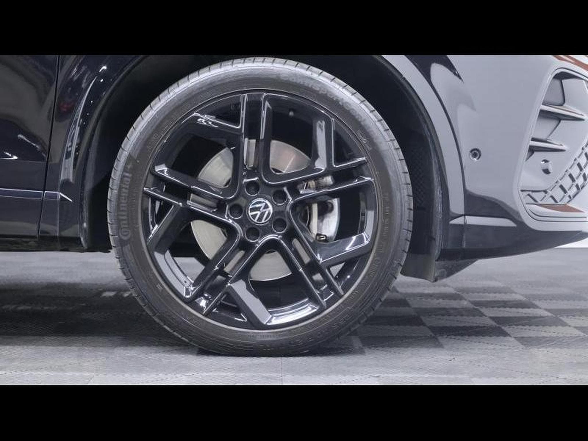 VW Tiguan New Tiguan TDi 150 R-Line Black Style DSG7 (2024) - Photo 9