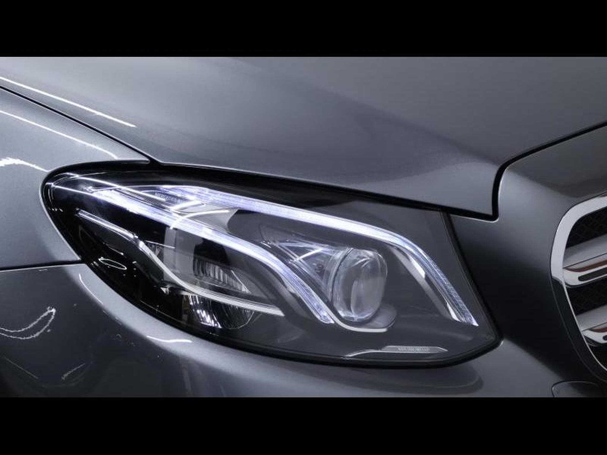 Mercedes E 220 d Limousine AMG Line 9g - Tronic (2019) - Photo 7