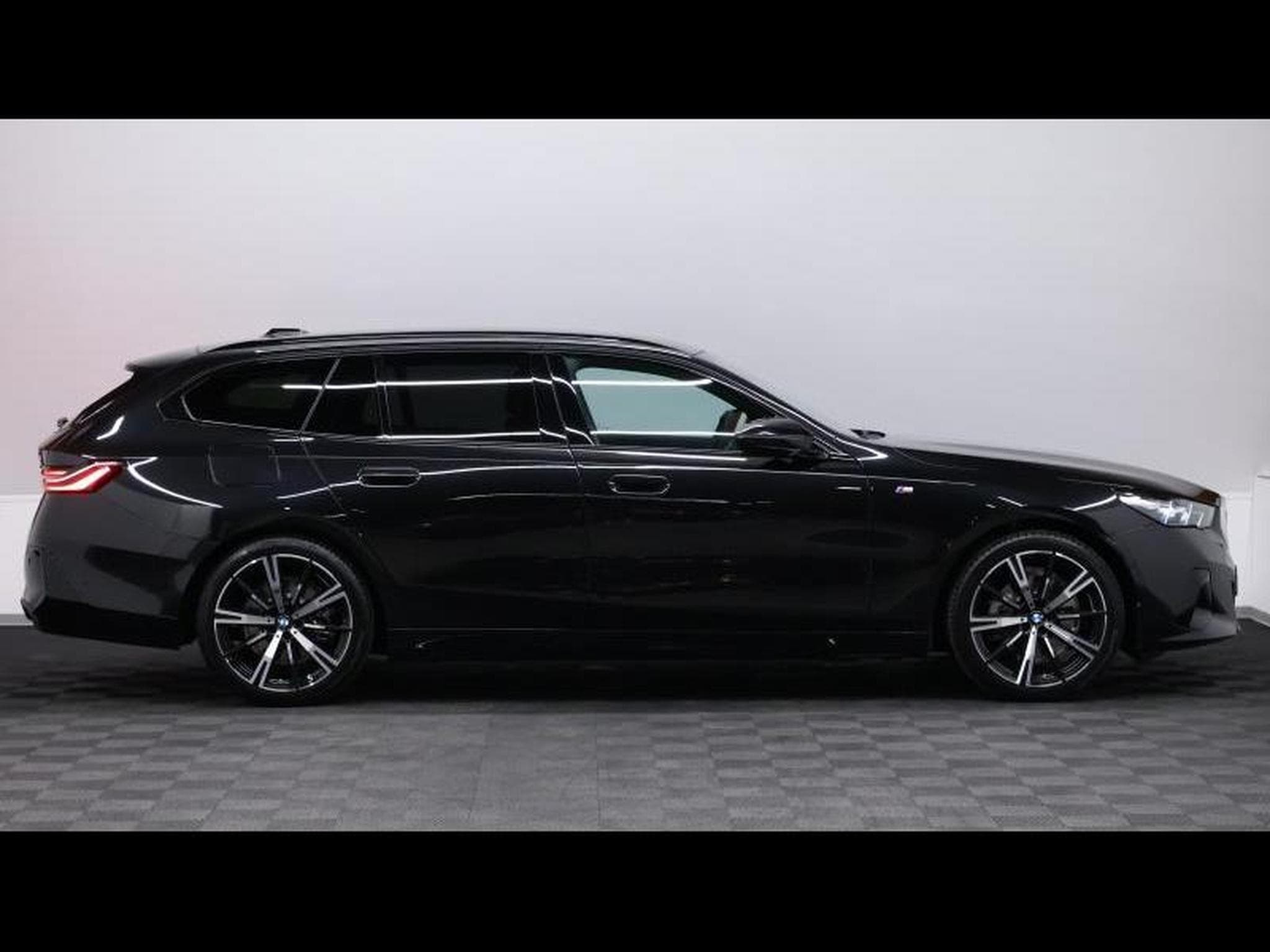 BMW 520 i Touring M SPORT (2025) - Photo 3