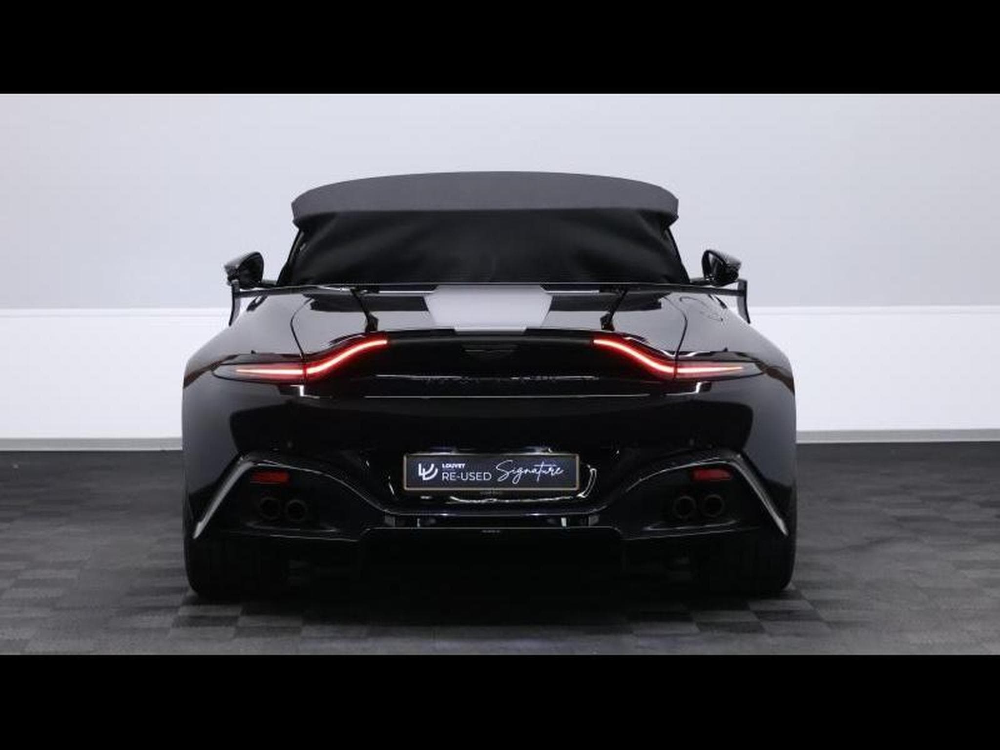 Aston-Martin V8 Vantage Roadster F1 Edition (2022) - Photo 17