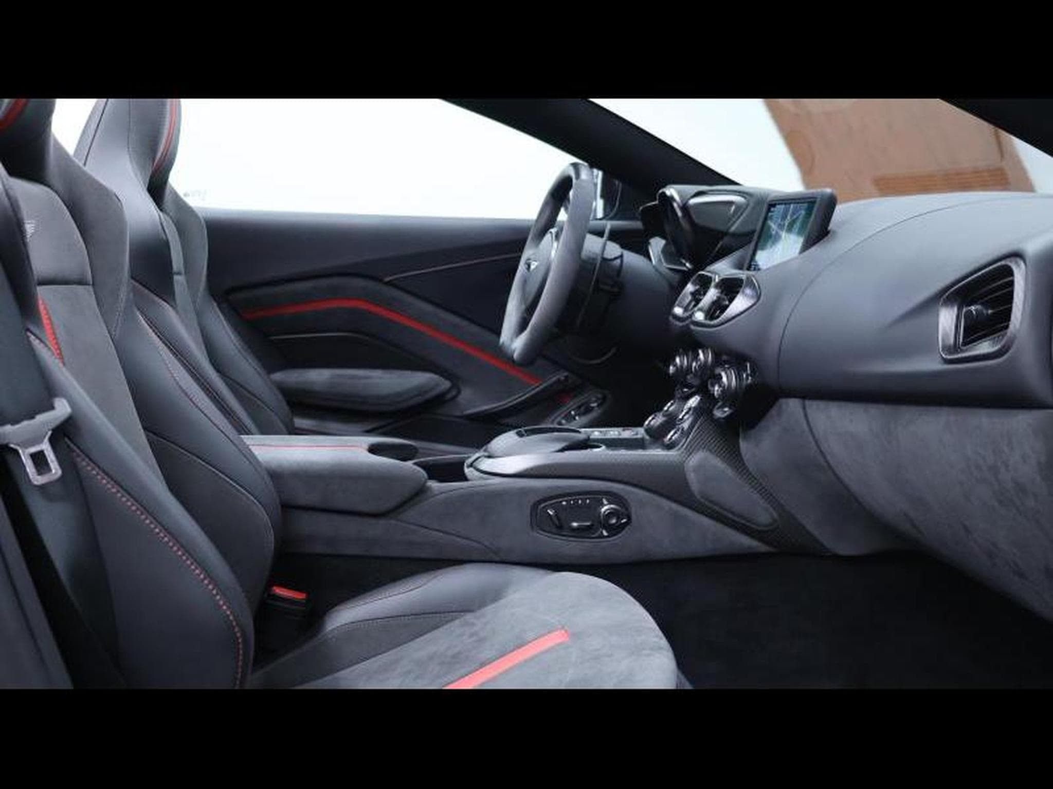 Aston-Martin V8 Vantage Roadster F1 Edition (2022) - Photo 23