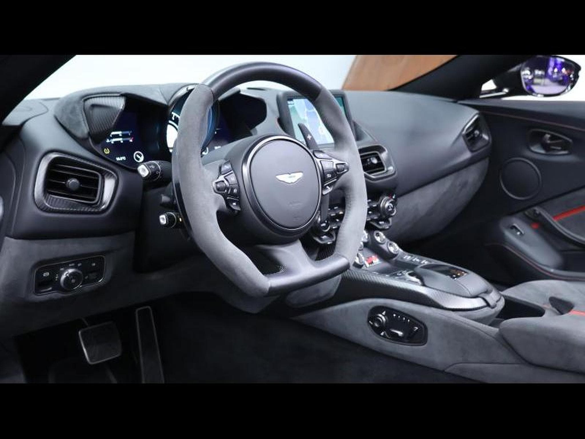 Aston-Martin V8 Vantage Roadster F1 Edition (2022) - Photo 28