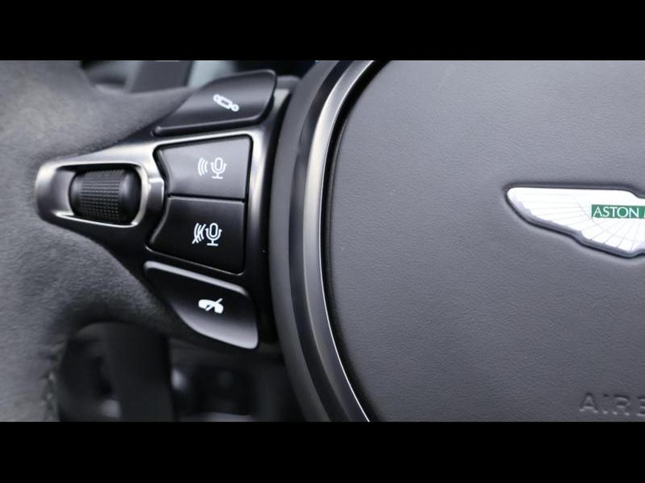 Aston-Martin V8 Vantage Roadster F1 Edition (2022) - Photo 30