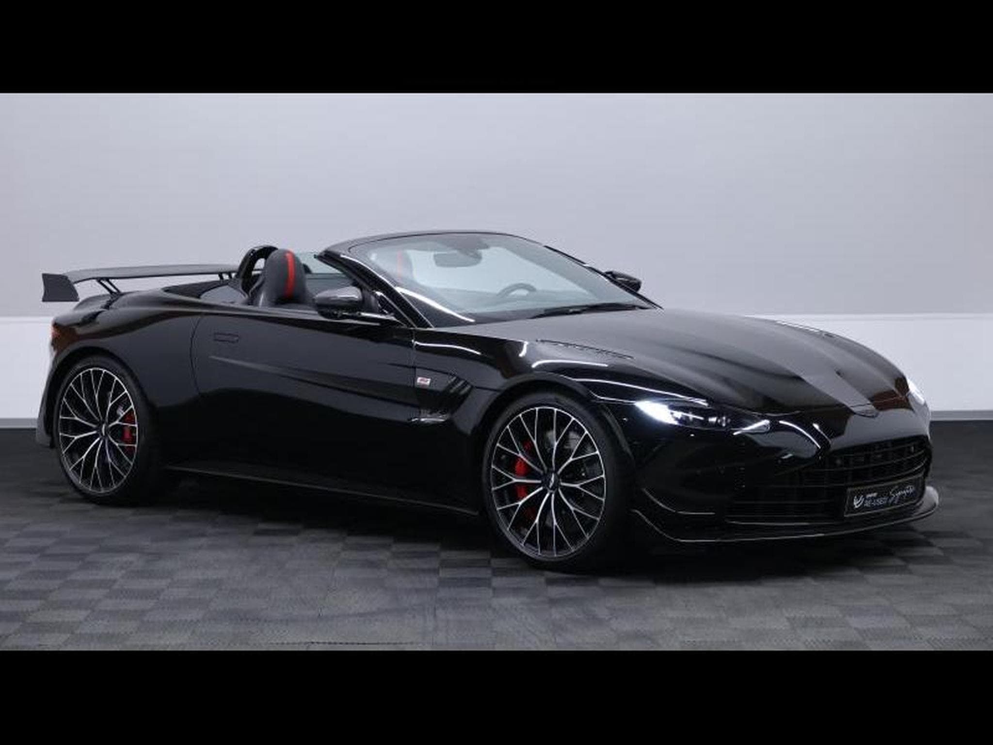 Aston-Martin V8 Vantage Roadster F1 Edition (2022) - Photo 7