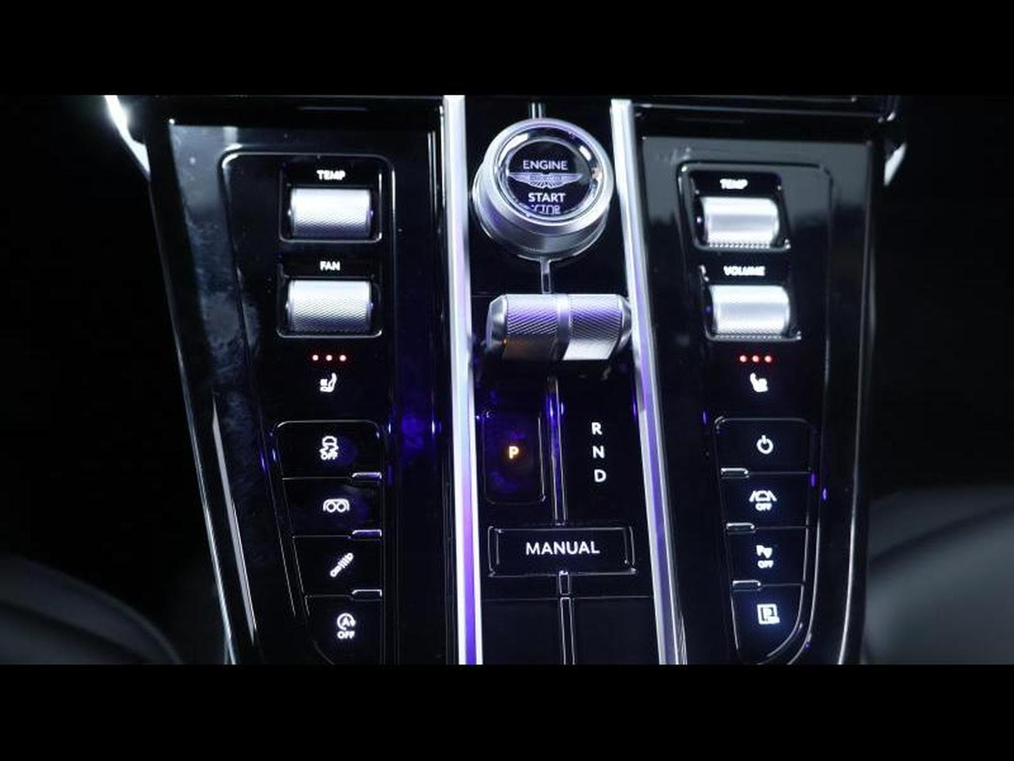 Aston-Martin V8 Vantage NEW VANTAGE V8 (2026) - Photo 18