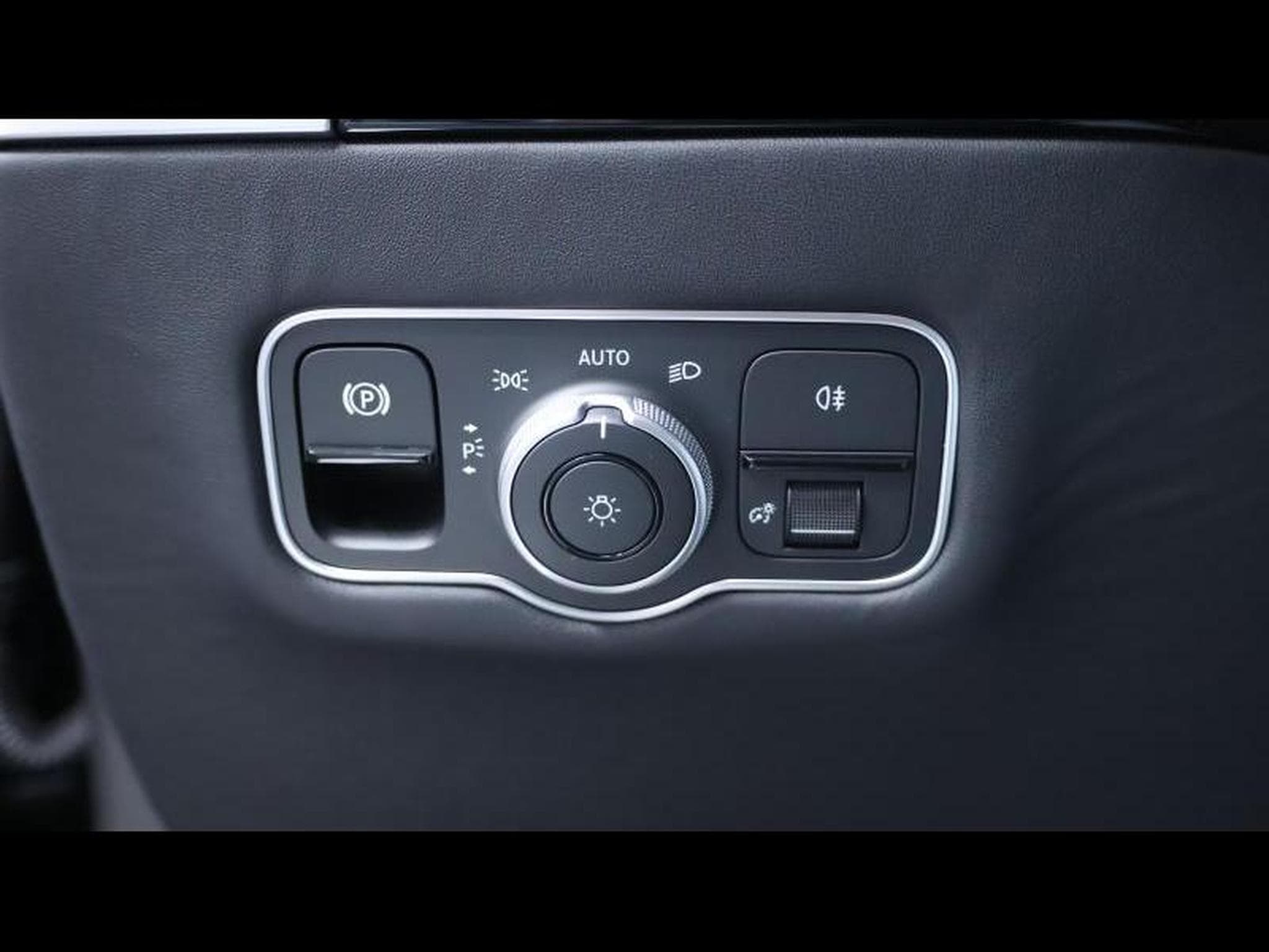 Aston-Martin V8 Vantage NEW VANTAGE V8 (2026) - Photo 26