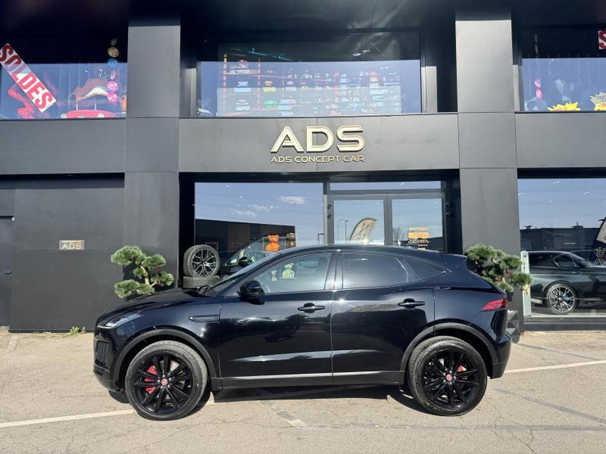 Jaguar E-Pace R-Dynamic S 2019 (2019) - Photo 2