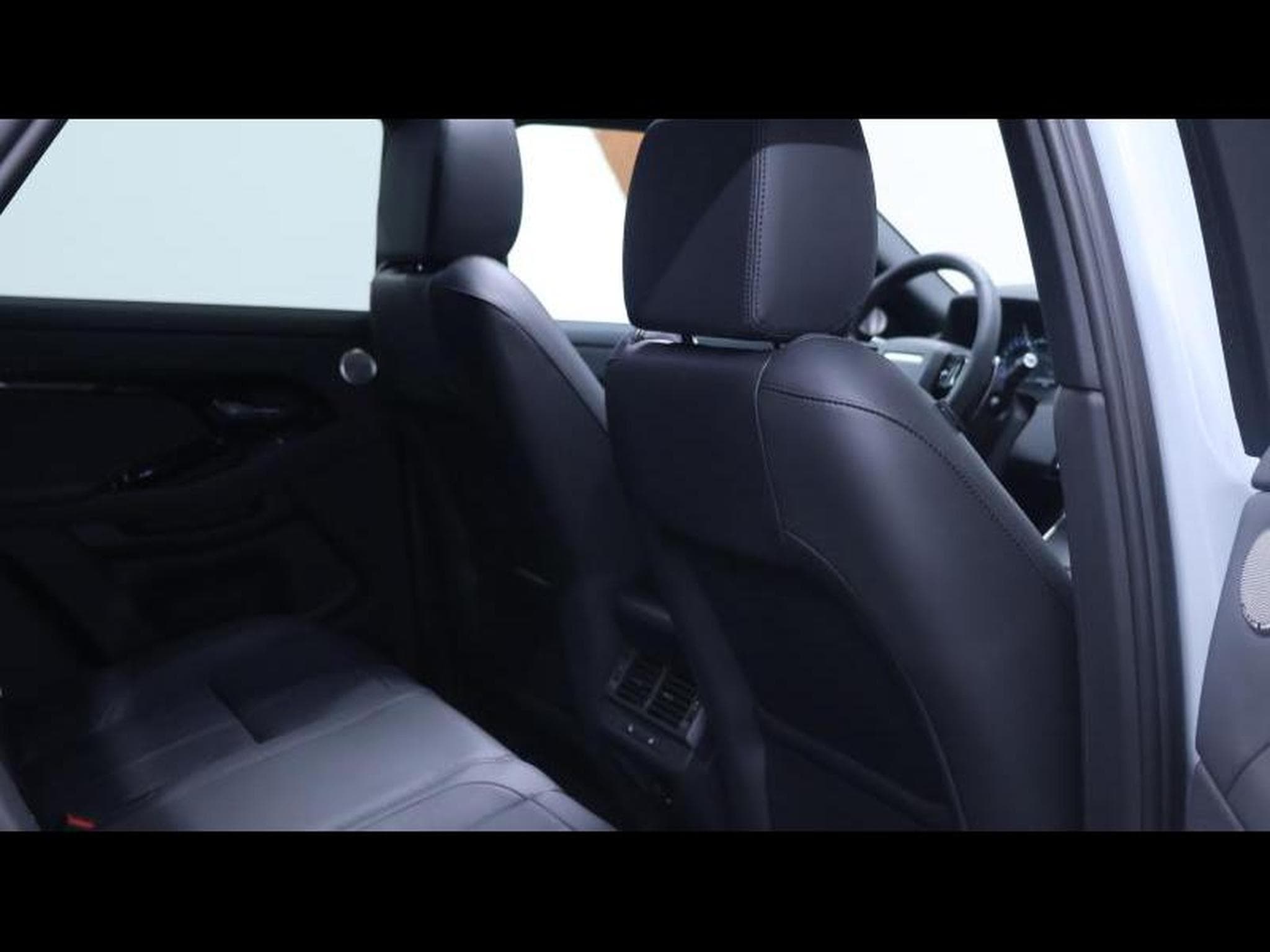 Land-Rover Range Rover Evoque D165 Dynamic SE AWD Auto (2025) - Photo 11
