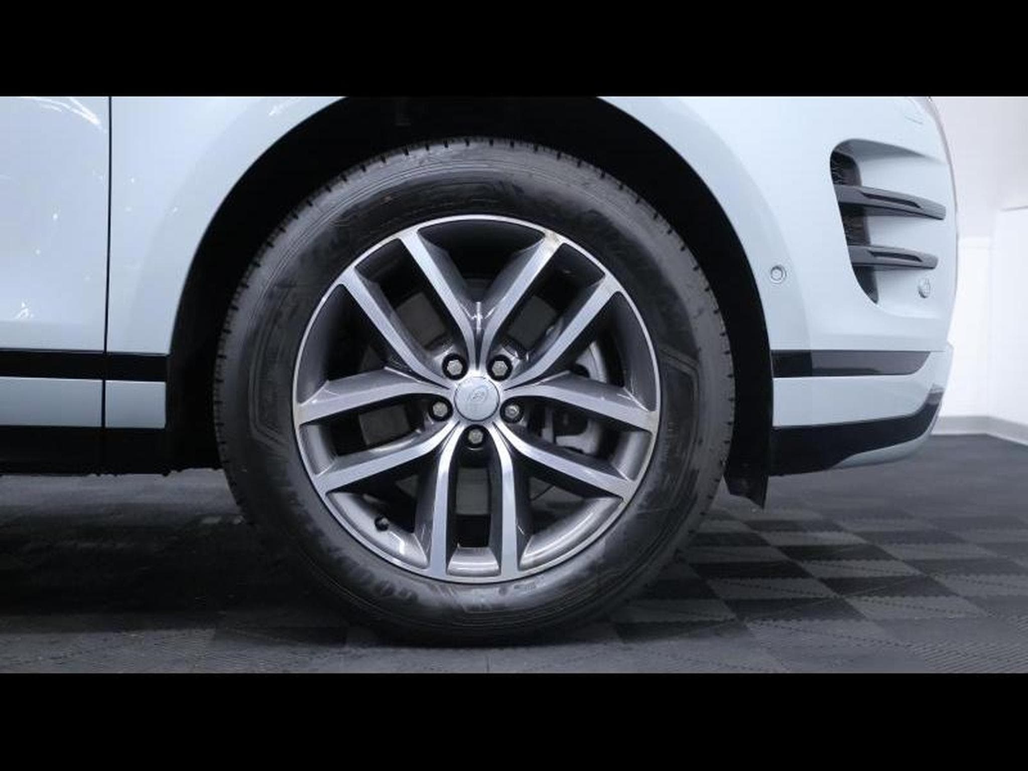 Land-Rover Range Rover Evoque D165 Dynamic SE AWD Auto (2025) - Photo 4