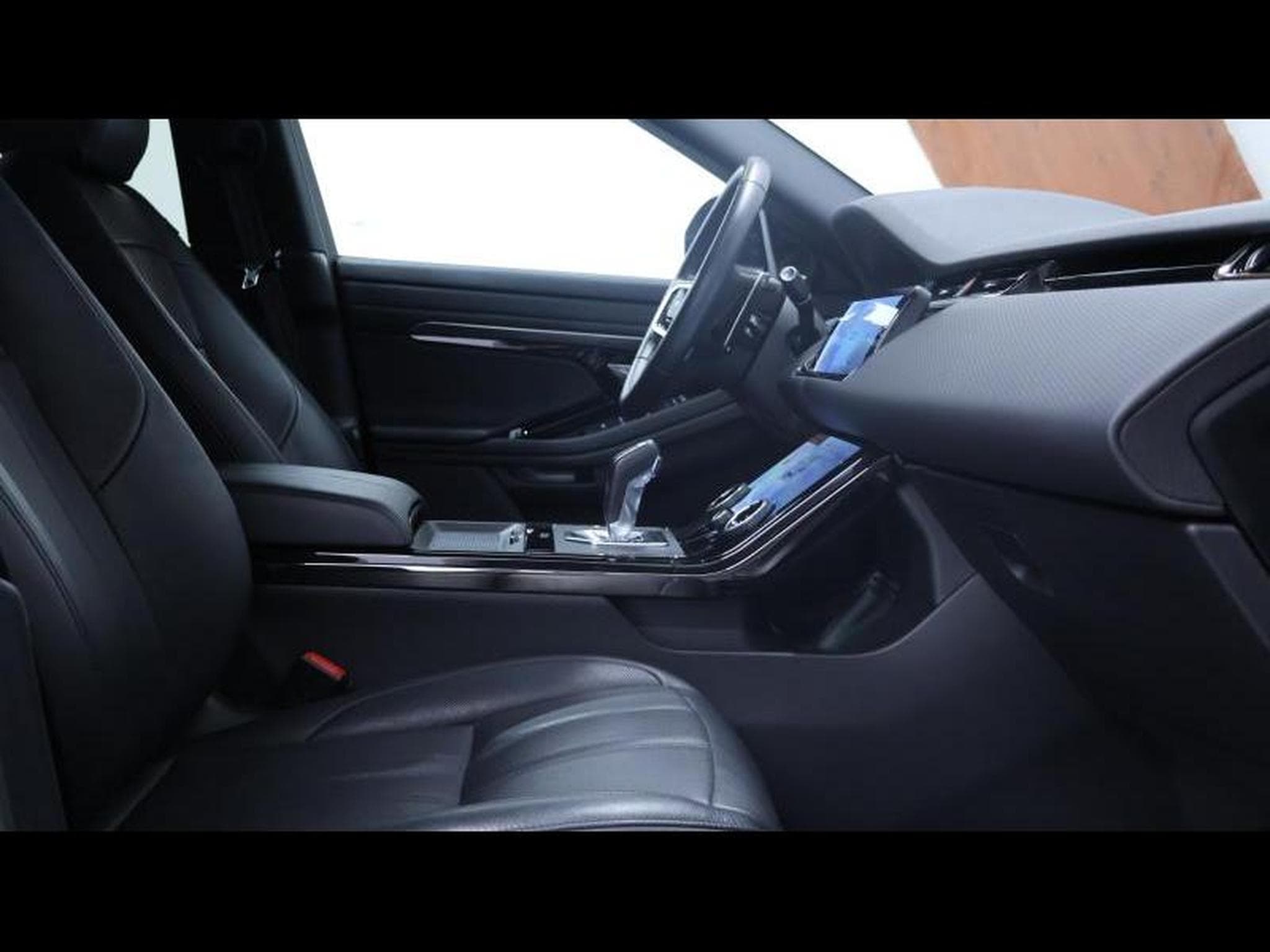 Land-Rover Range Rover Evoque D165 R-Dynamic S AWD Auto (2023) - Photo 11