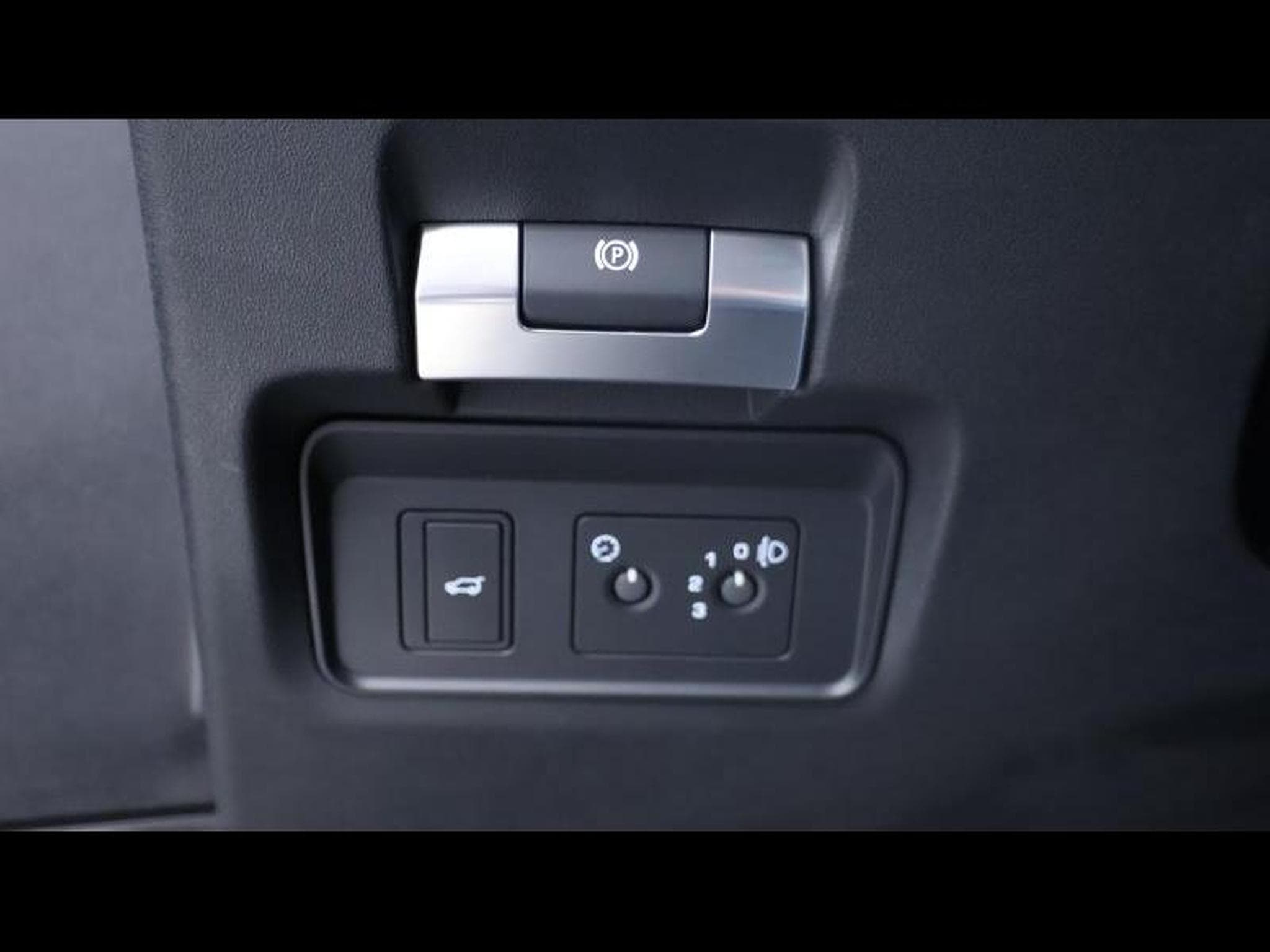 Land-Rover Range Rover Evoque D165 R-Dynamic S AWD Auto (2023) - Photo 26