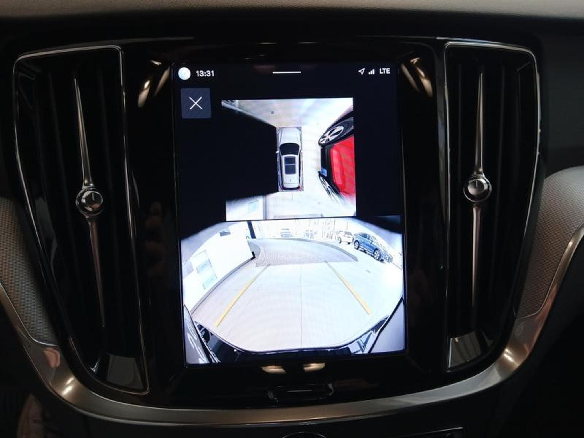 Volvo V60 B4 Plus Dark / Essence (2025) - Photo 16