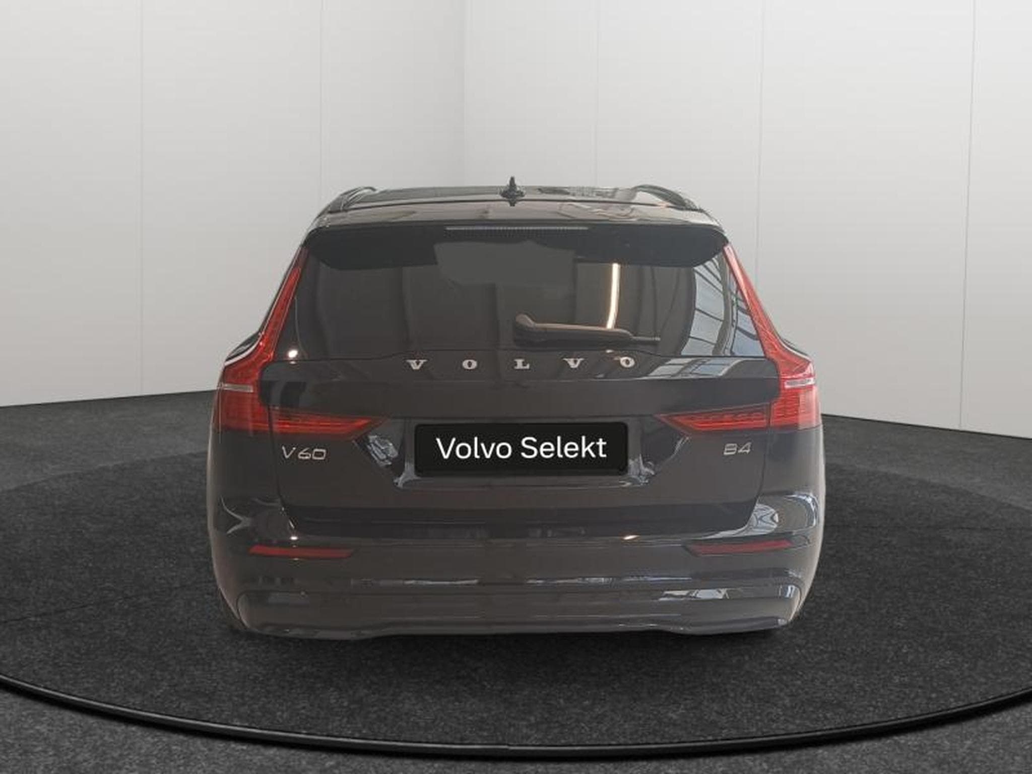 Volvo V60 B4 Plus Dark / Essence (2025) - Photo 3