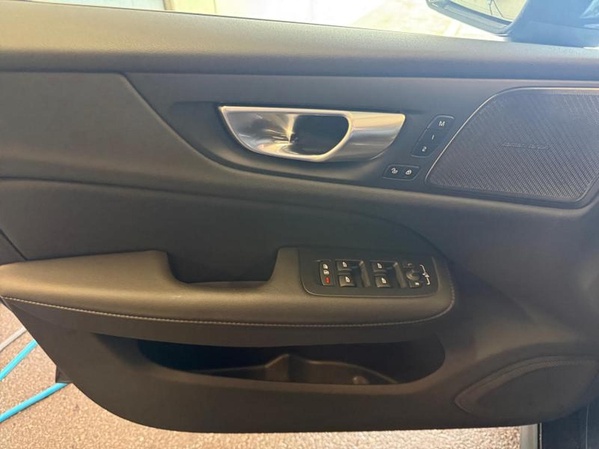 Volvo V60 B5 AWD / Essence (2023) - Photo 20