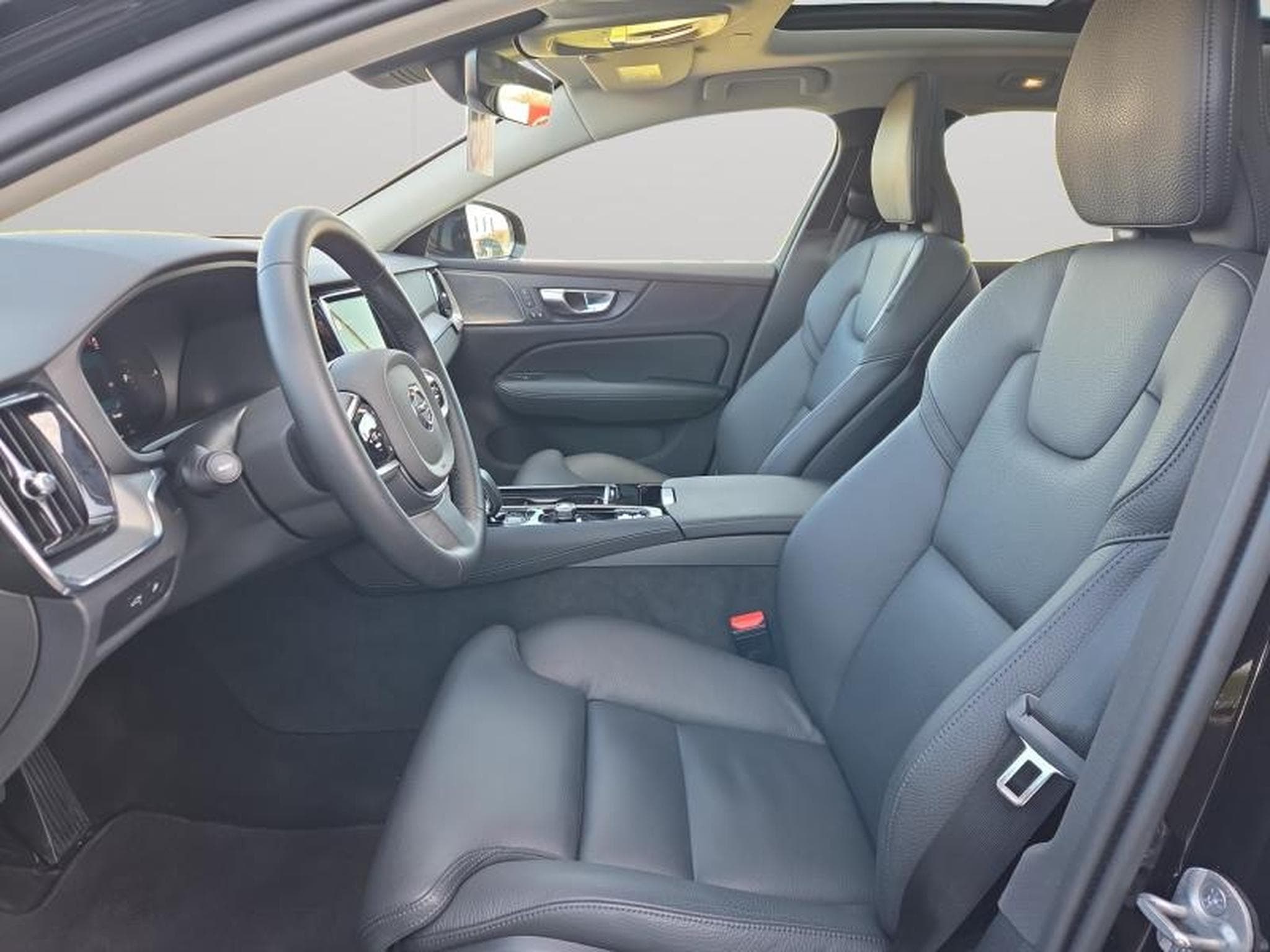Volvo V60 T6 Plus Dark / Hybride (2025) - Photo 10