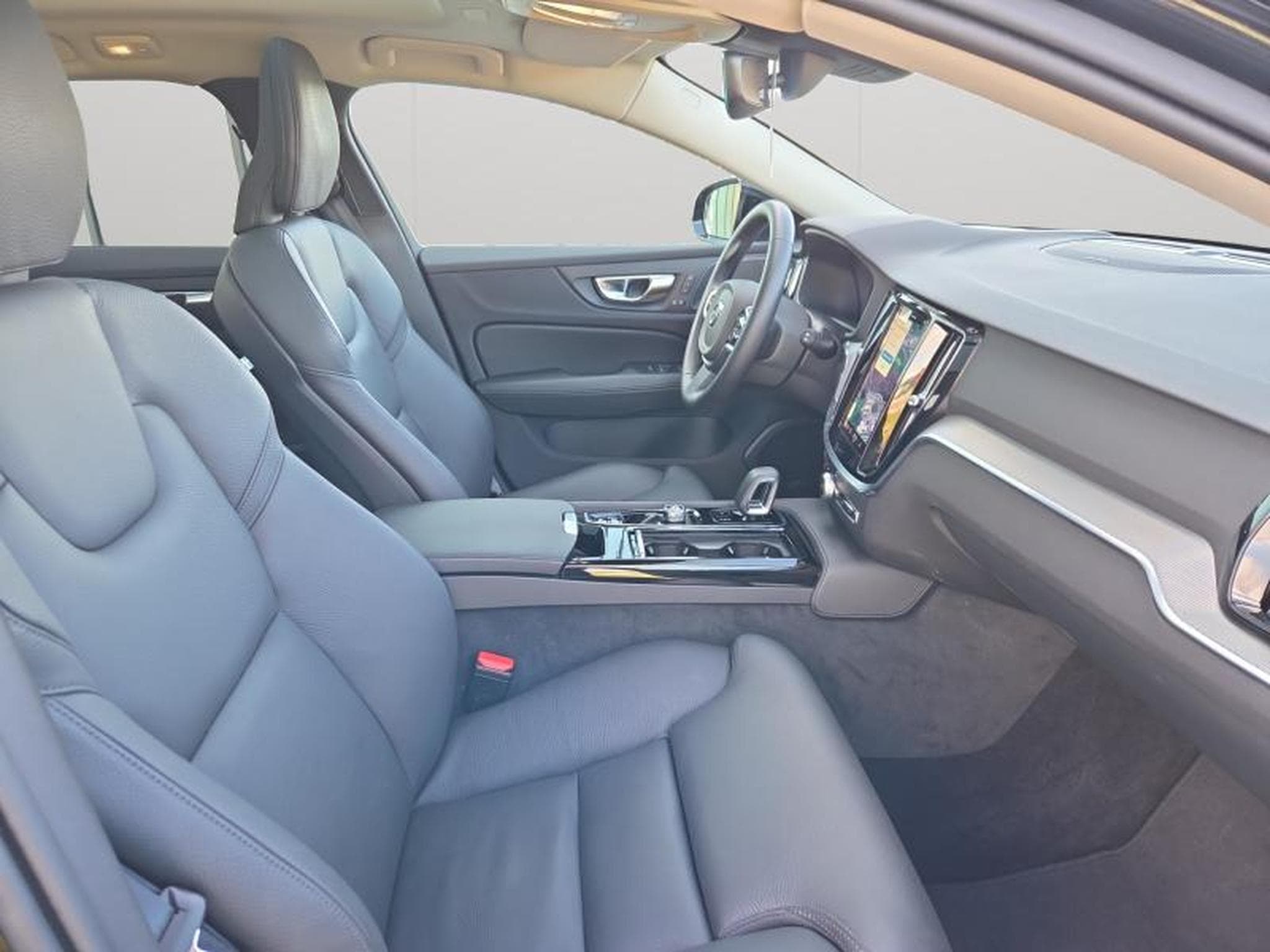 Volvo V60 T6 Plus Dark / Hybride (2025) - Photo 15