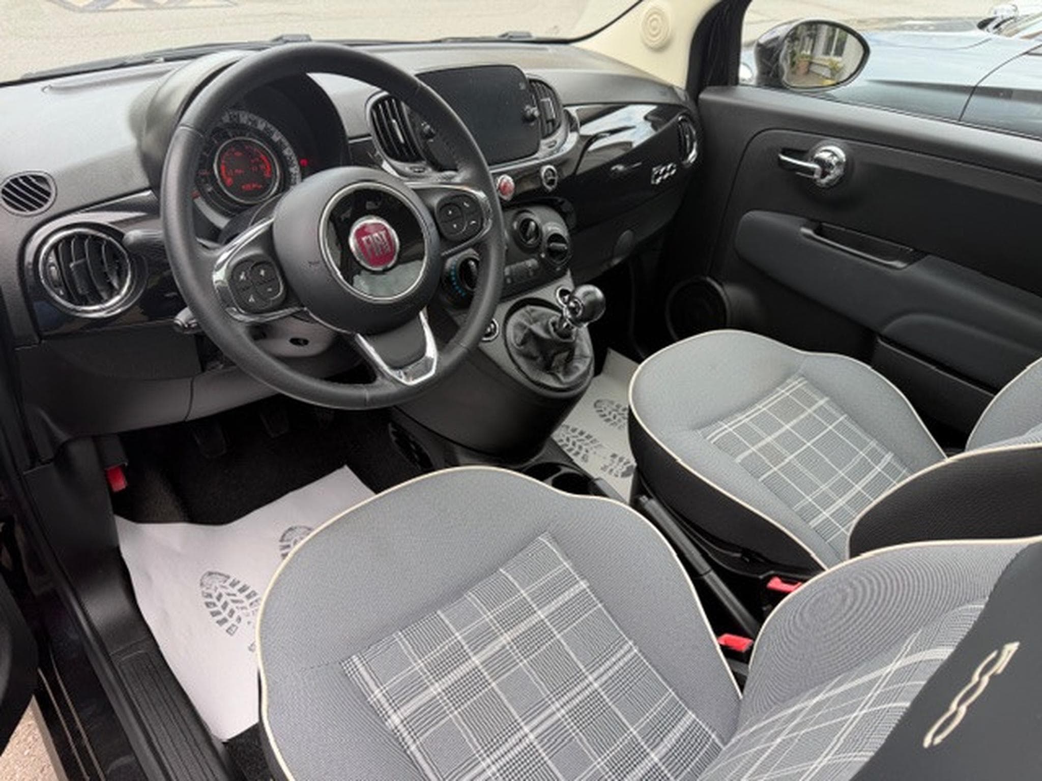 Fiat 500 1.2 Lounge (2018) - Photo 3