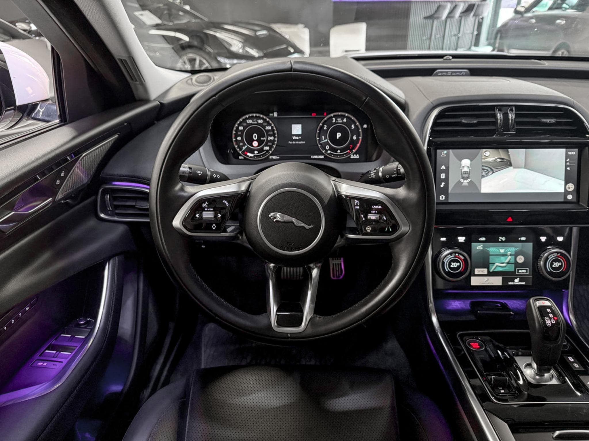Jaguar XE P300 AWD HSE (2022) - Photo 11