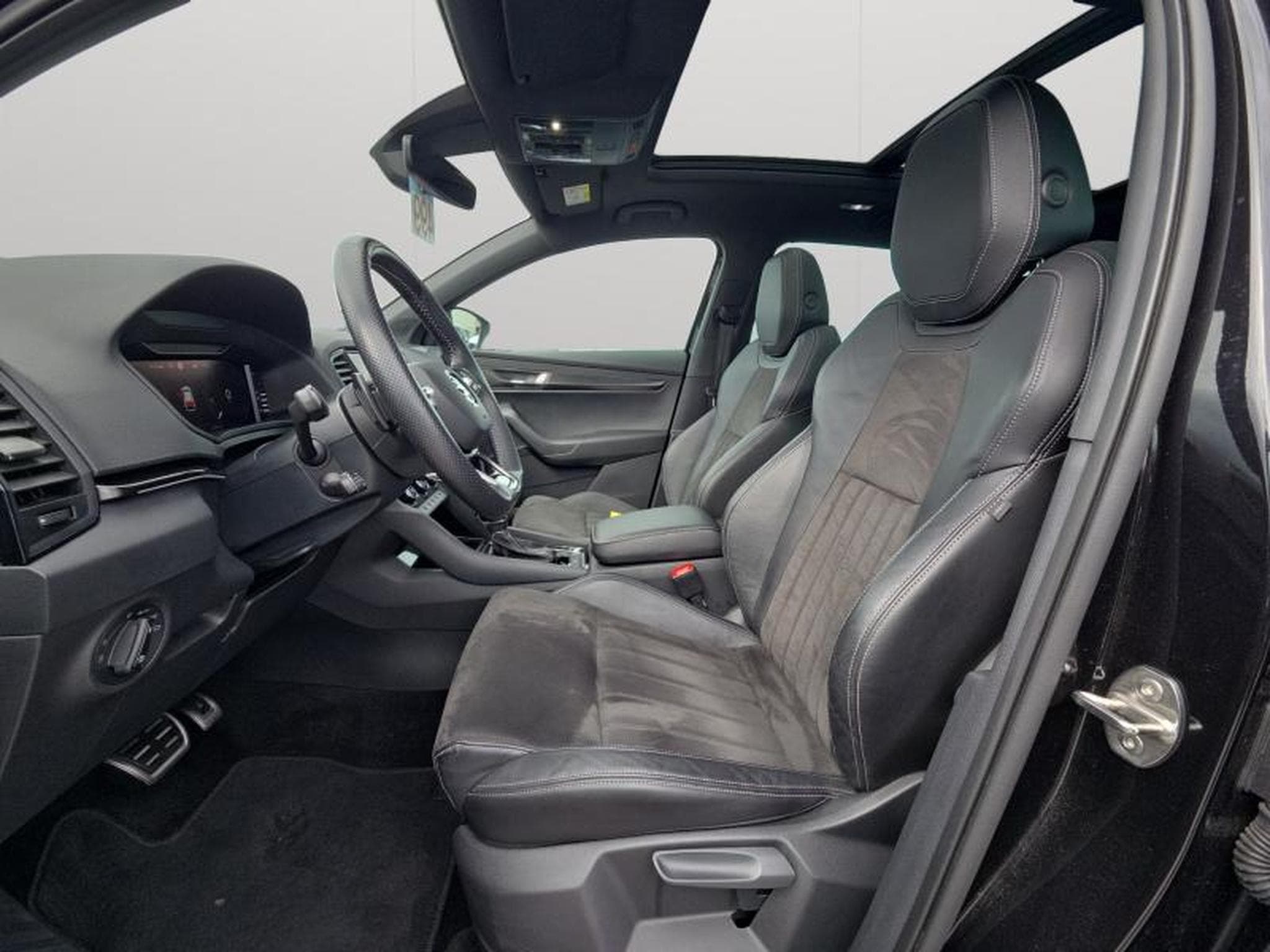 Skoda Karoq Sportline/DSG/LED/NAVI/AHK (2022) - Photo 11