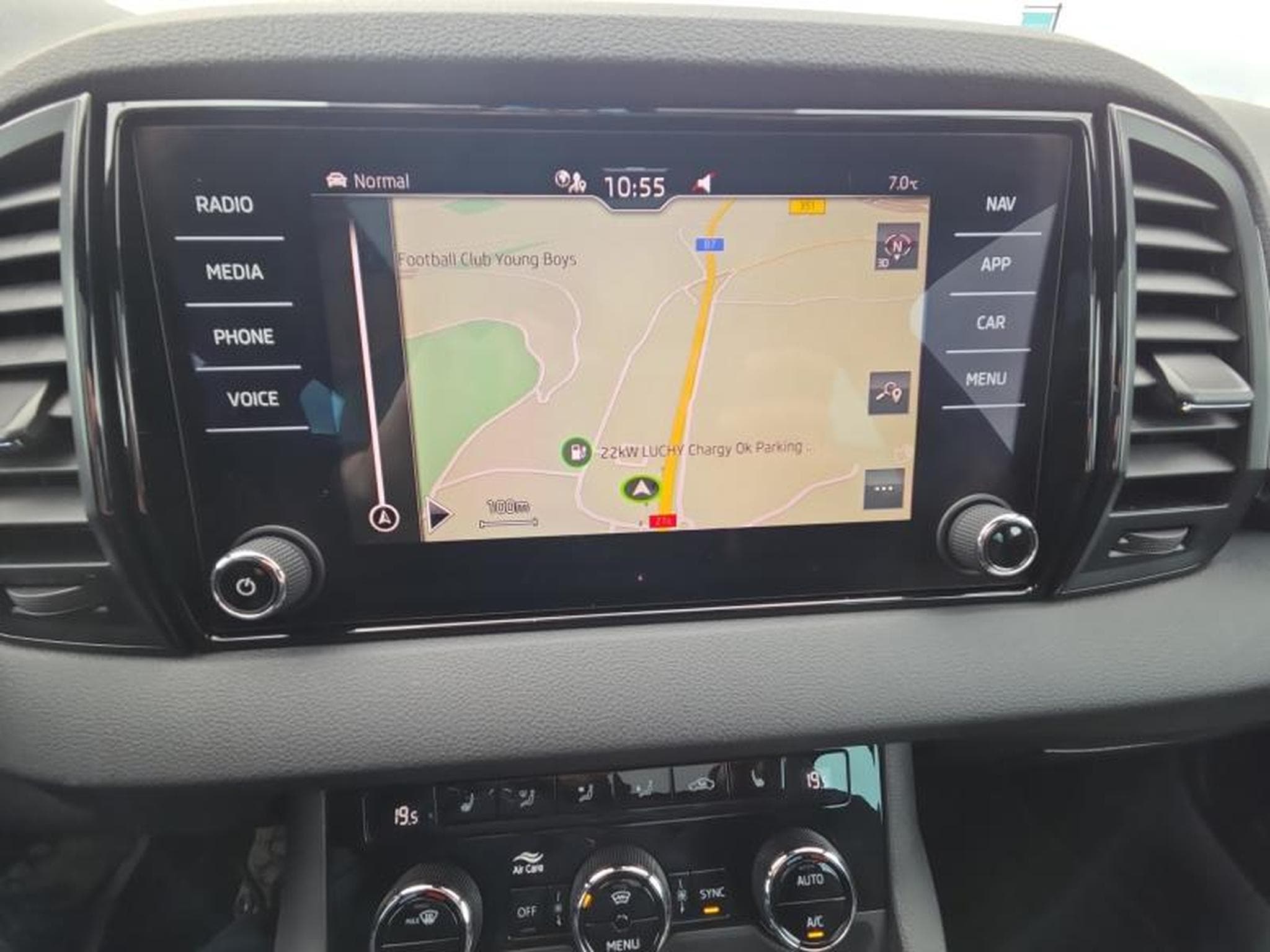 Skoda Karoq Sportline/DSG/LED/NAVI/AHK (2022) - Photo 12