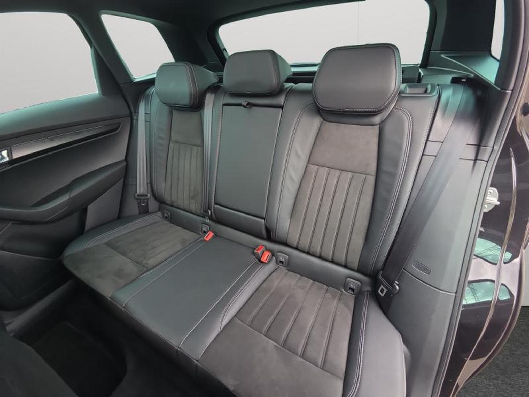 Skoda Karoq Sportline/DSG/LED/NAVI/AHK (2022) - Photo 14
