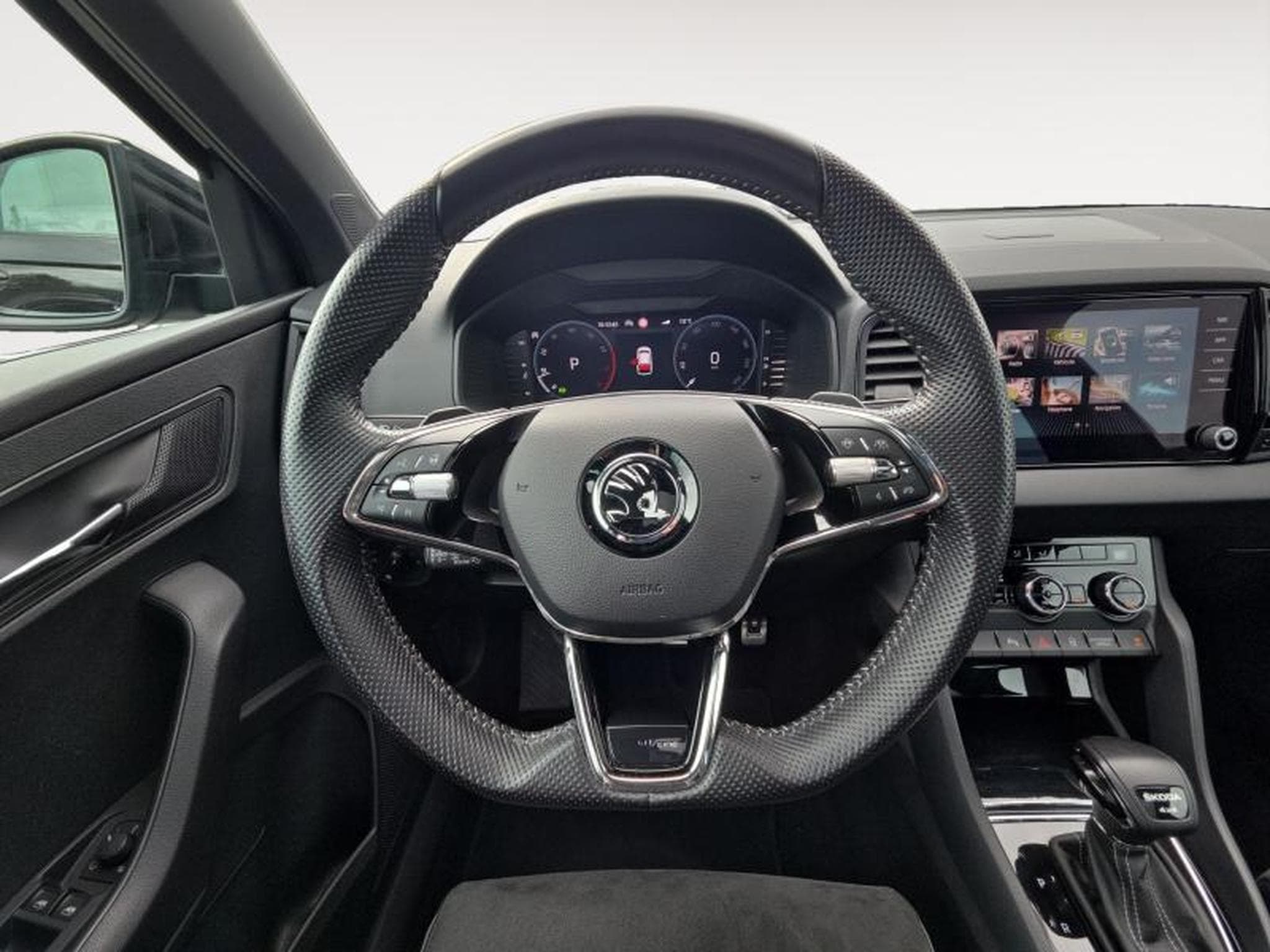 Skoda Karoq Sportline/DSG/LED/NAVI/AHK (2022) - Photo 16