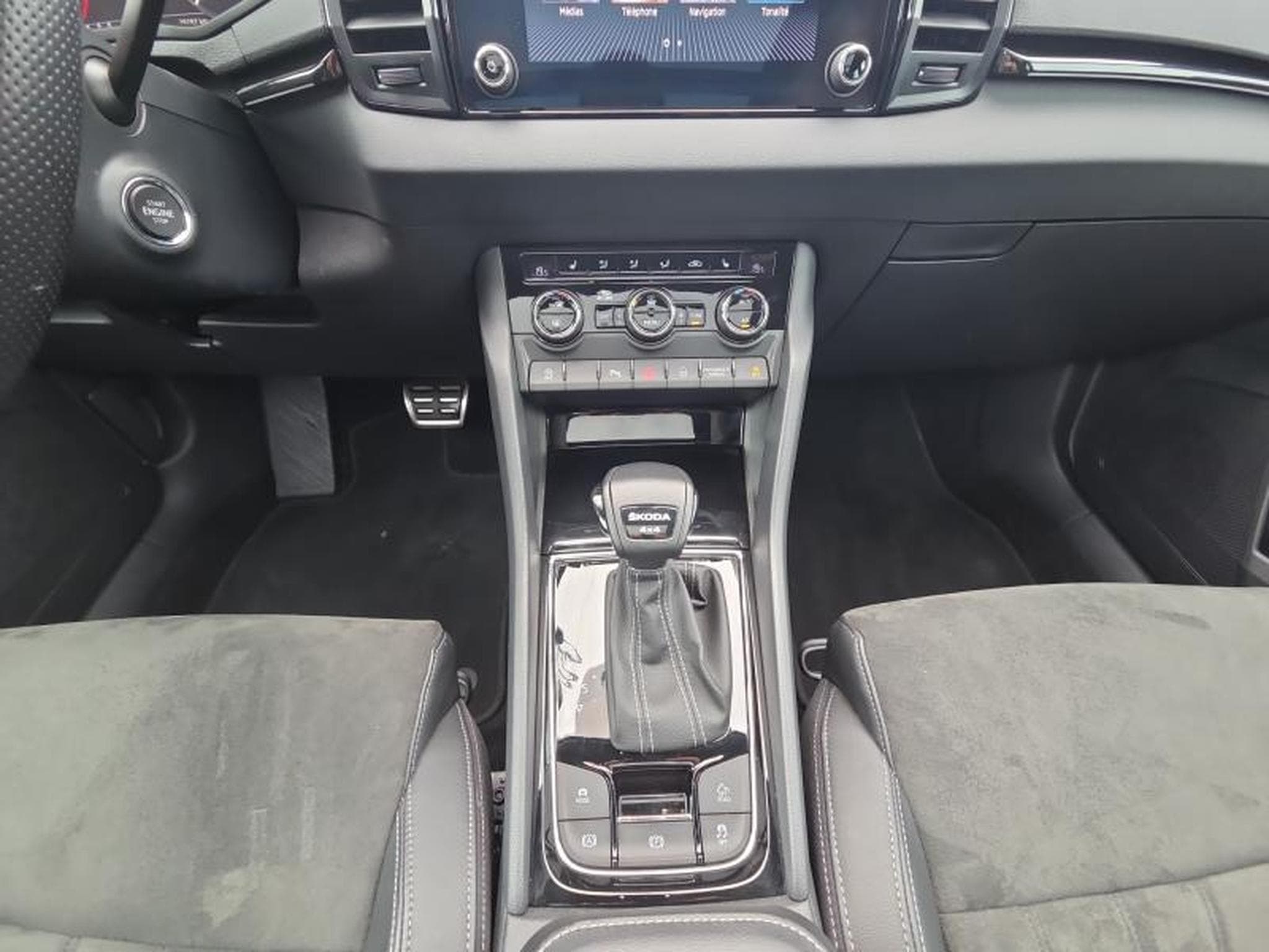 Skoda Karoq Sportline/DSG/LED/NAVI/AHK (2022) - Photo 9
