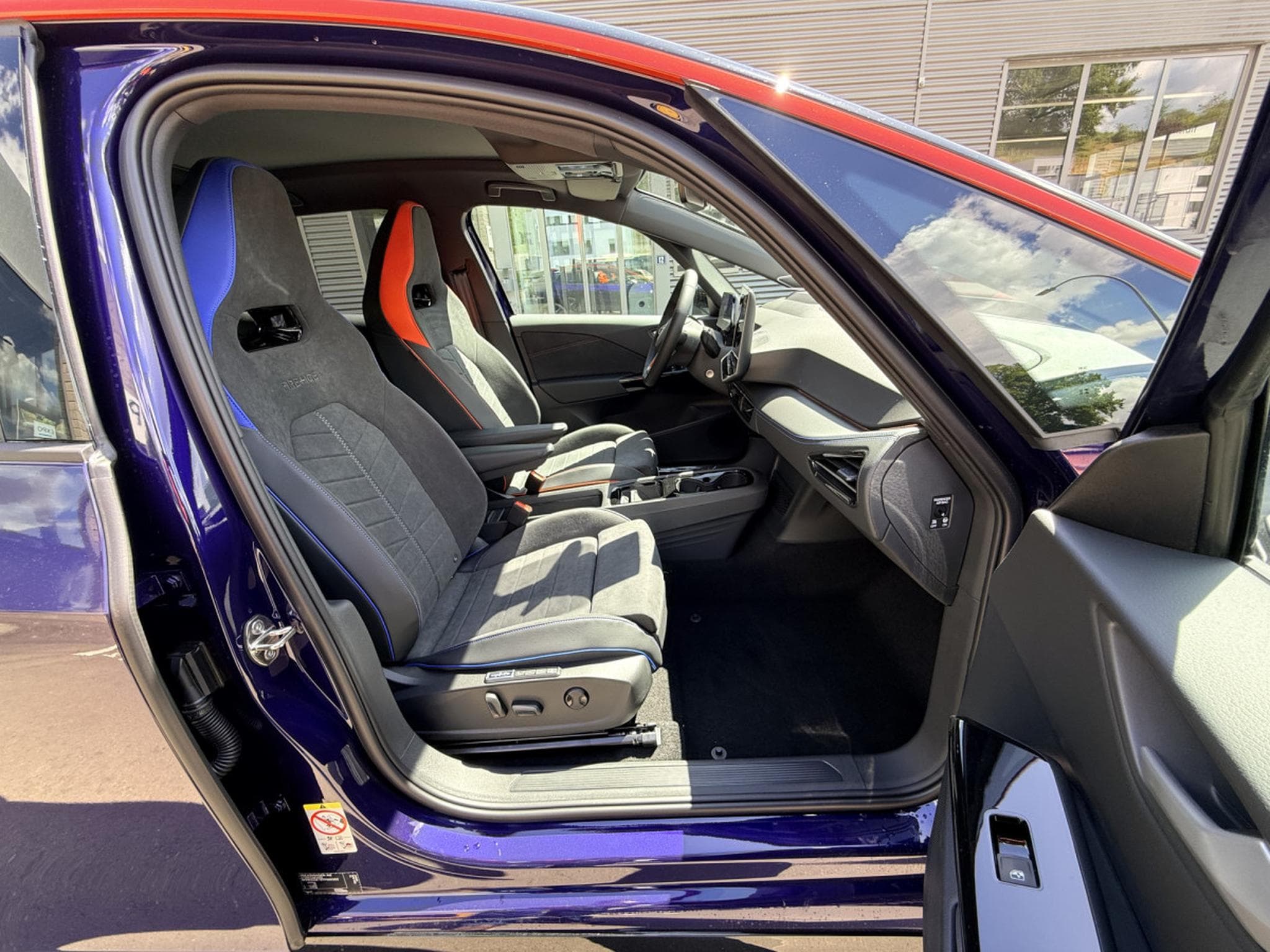 VW ID.3 GTX FIRE+ICE 210 kW / 286 ch Boîte automatique (2026) - Photo 6