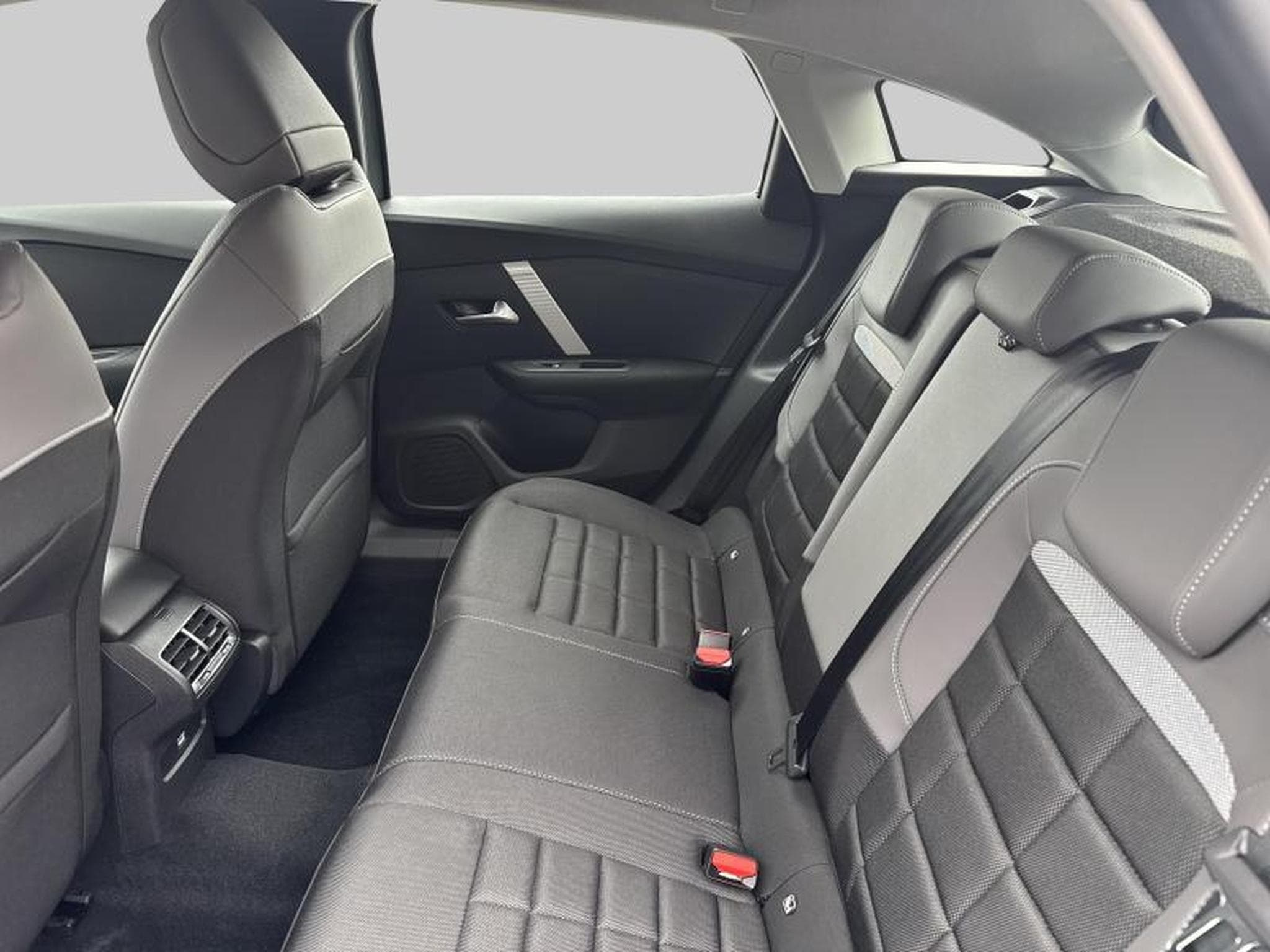 Citroen C4 & ë- Feel Pack (2025) - Photo 12