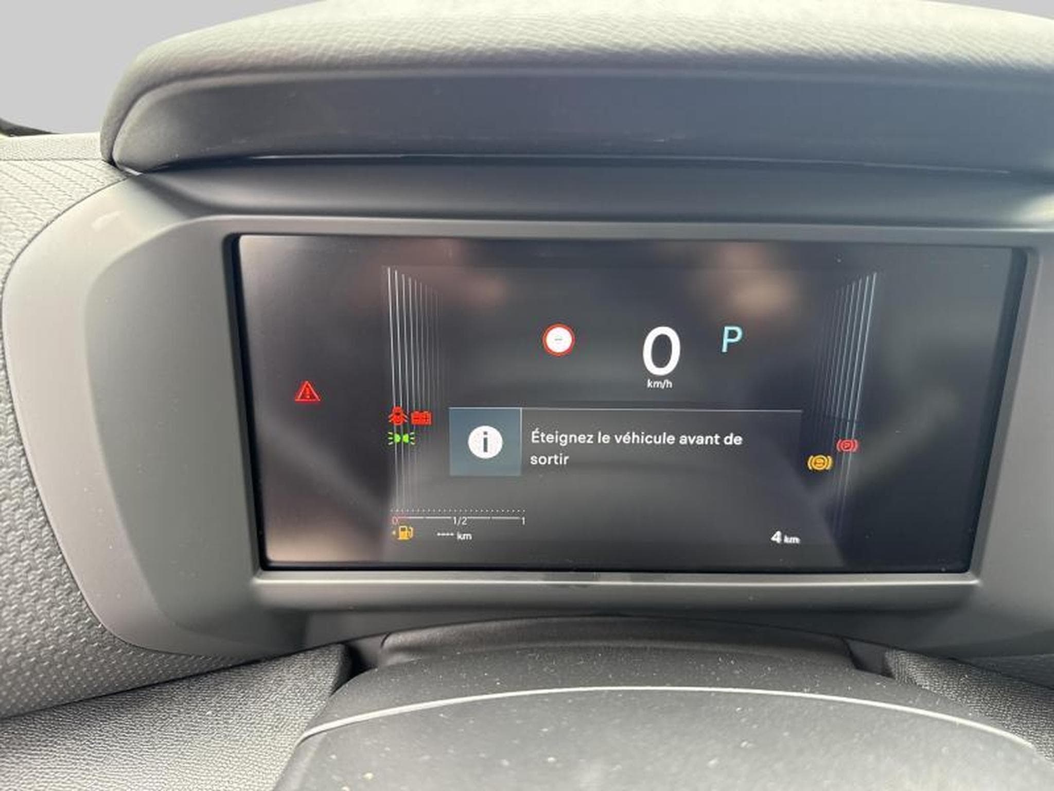 Citroen C4 & ë- Feel Pack (2025) - Photo 15