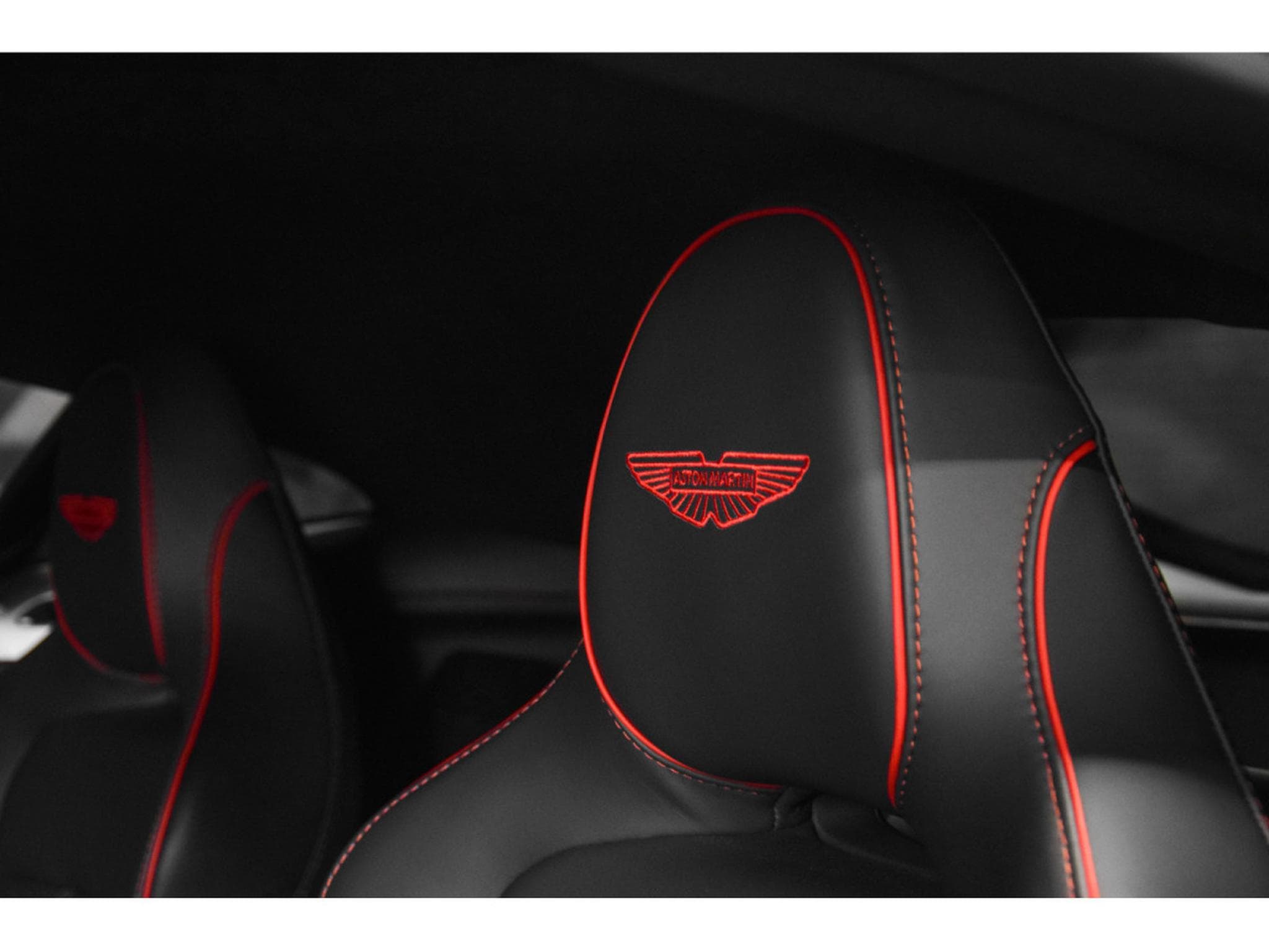 Aston-Martin V8 Vantage V8 Coupé (2025) - Photo 14