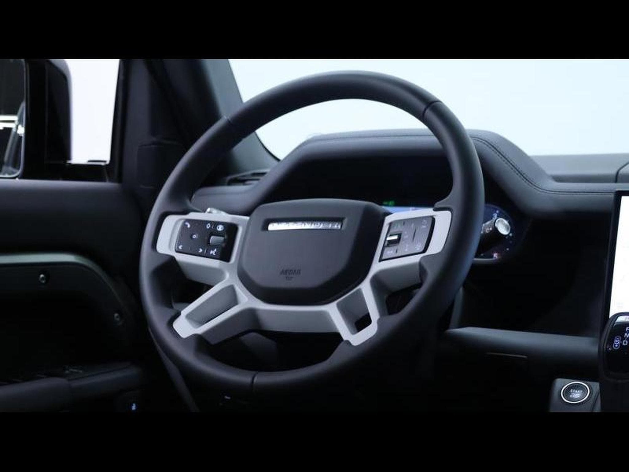 Land-Rover Defender 110 S D200 AWD Auto (2025) - Photo 16