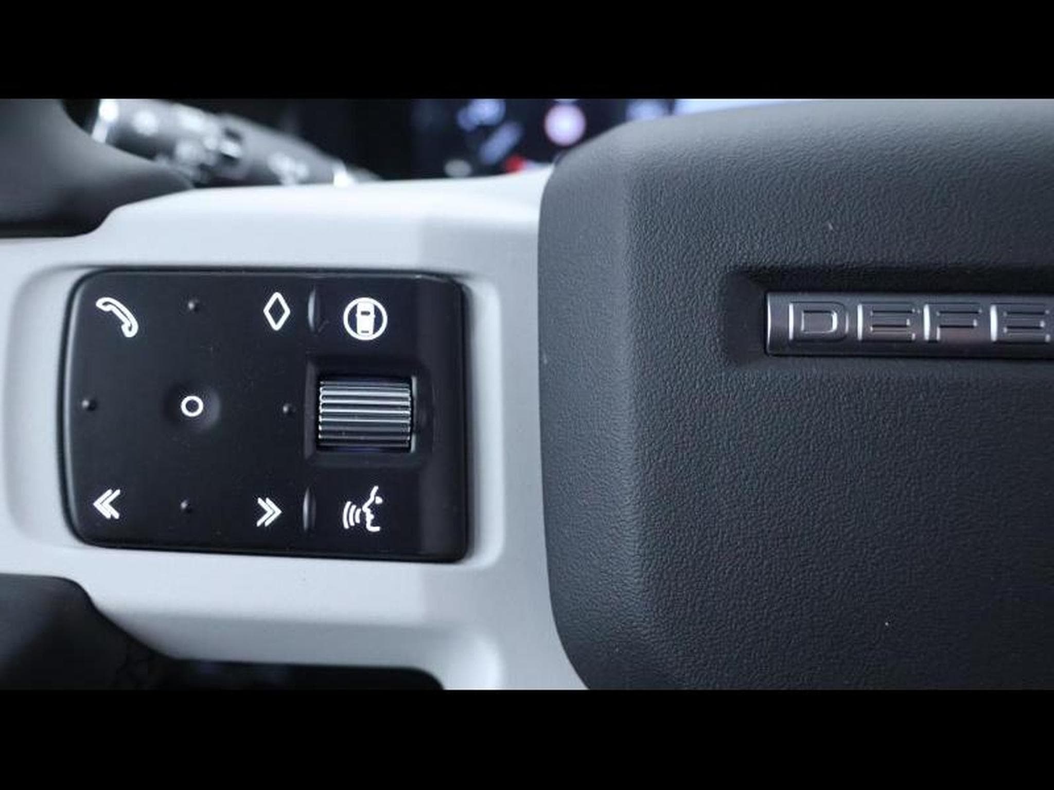 Land-Rover Defender 110 S D200 AWD Auto (2025) - Photo 17
