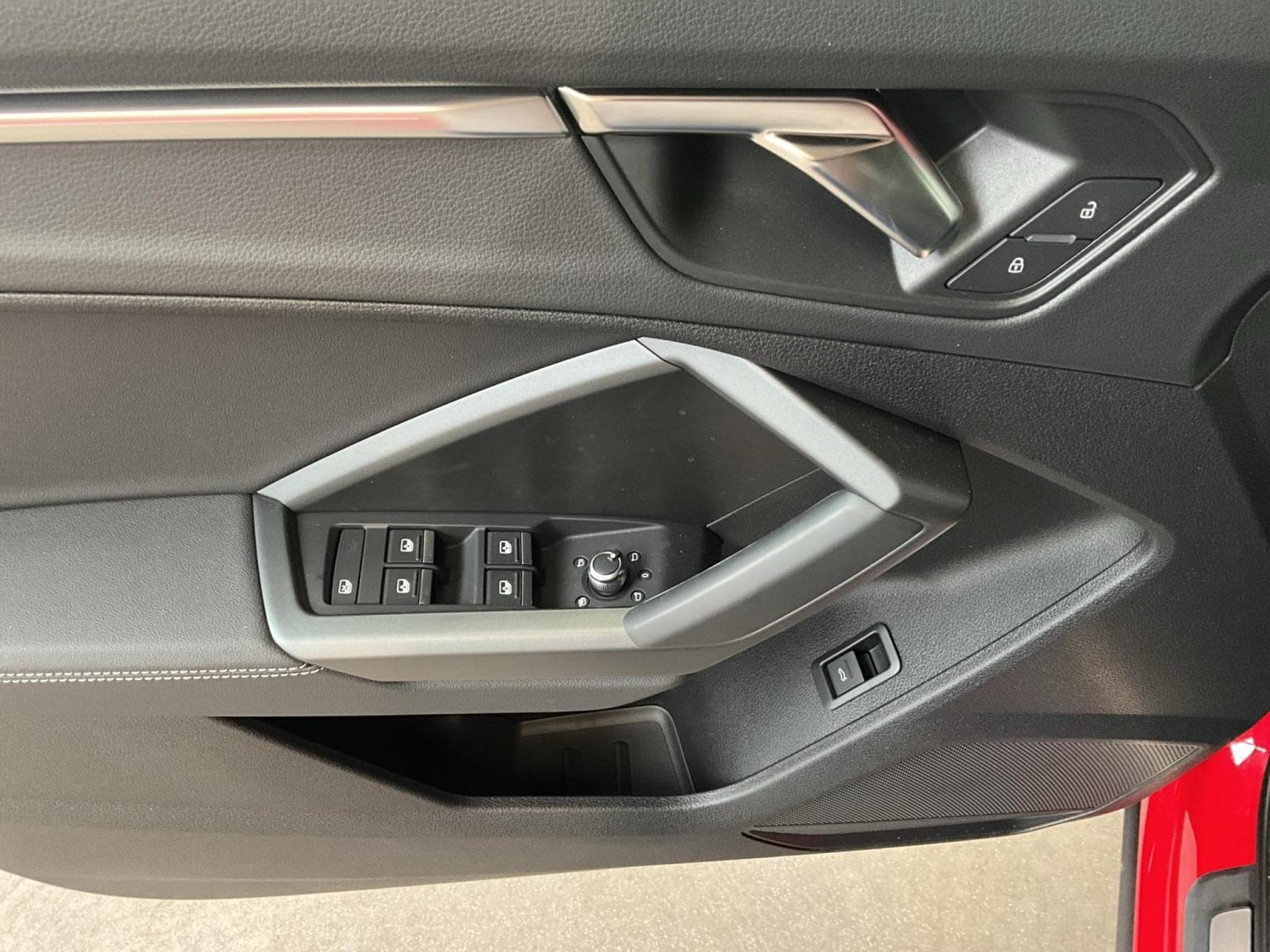 Audi Q3 SB+S-Line+35TFSI+S-Tronic (2024) - Photo 10