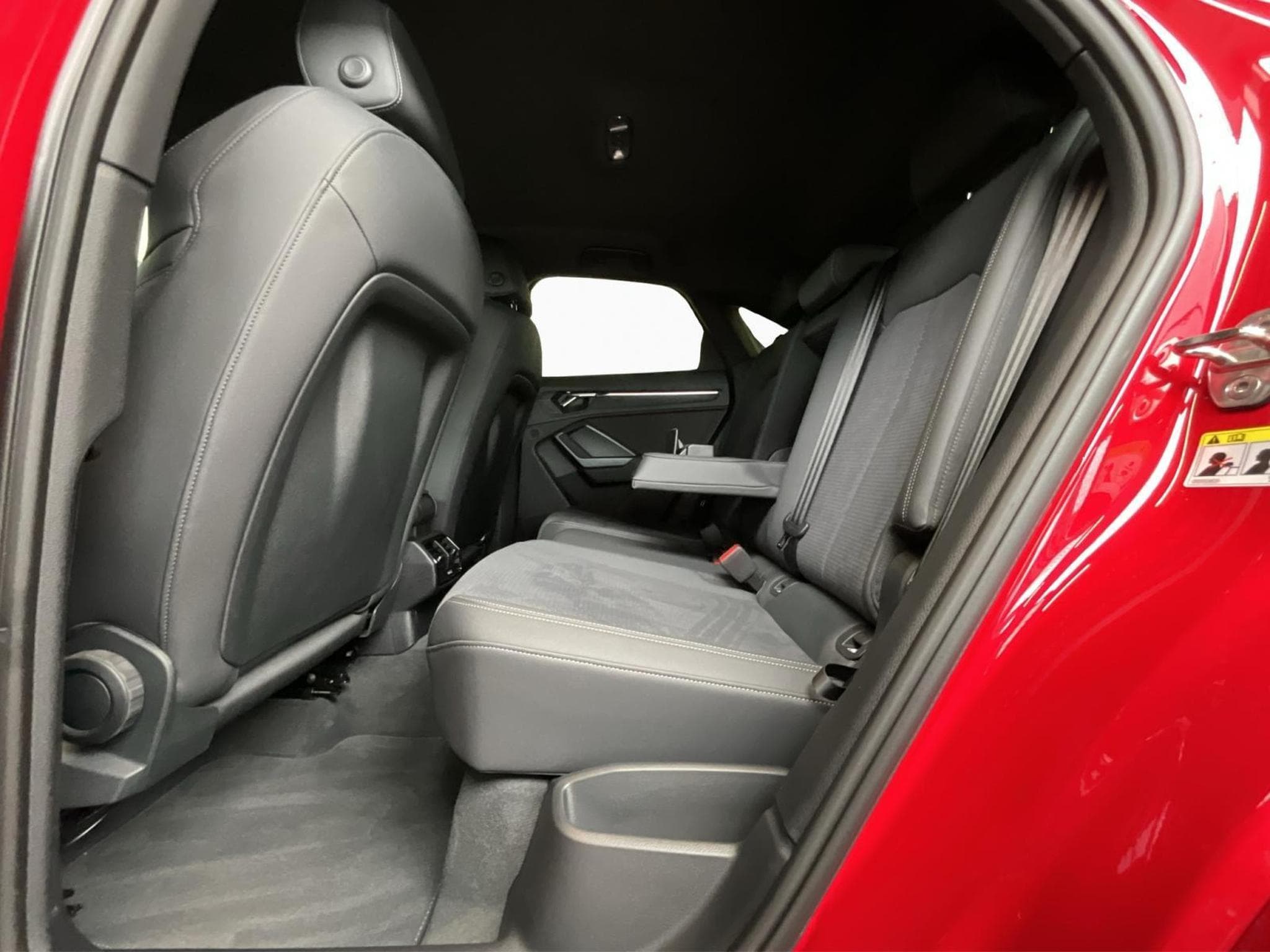 Audi Q3 SB+S-Line+35TFSI+S-Tronic (2024) - Photo 17