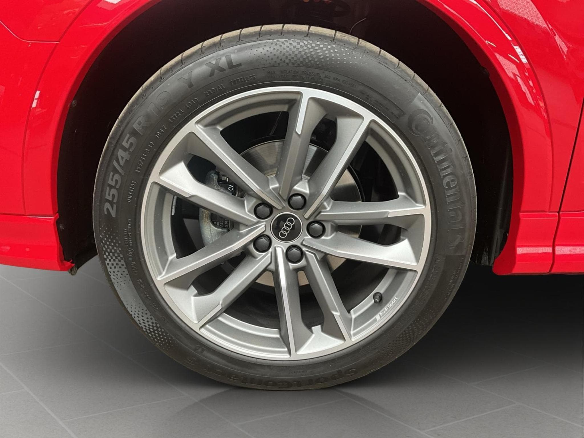 Audi Q3 SB+S-Line+35TFSI+S-Tronic (2024) - Photo 8