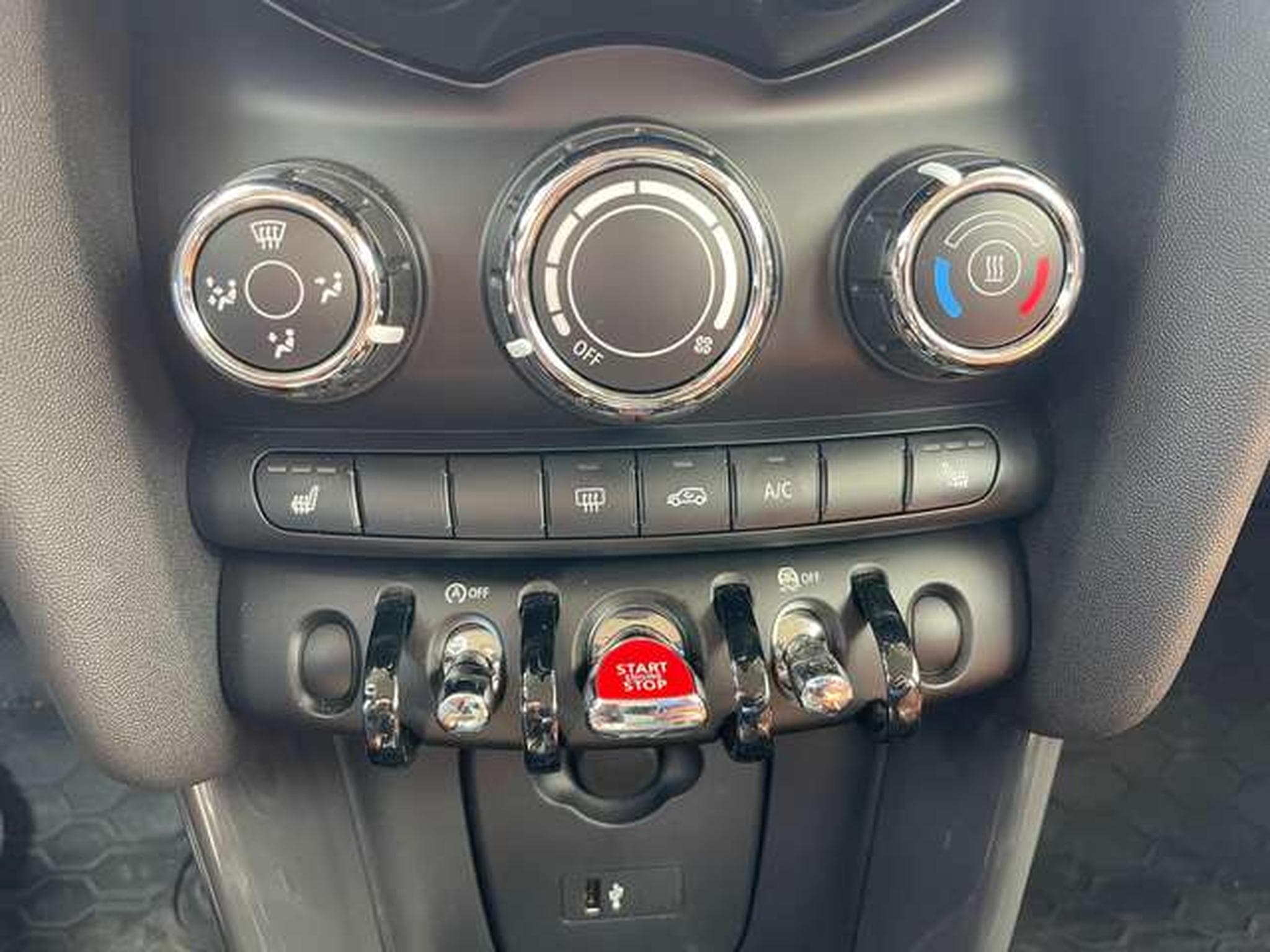 MINI Cooper Mini One Aut. - JUSQU'A 4 ANS DE GARANTIE (2019) - Photo 17