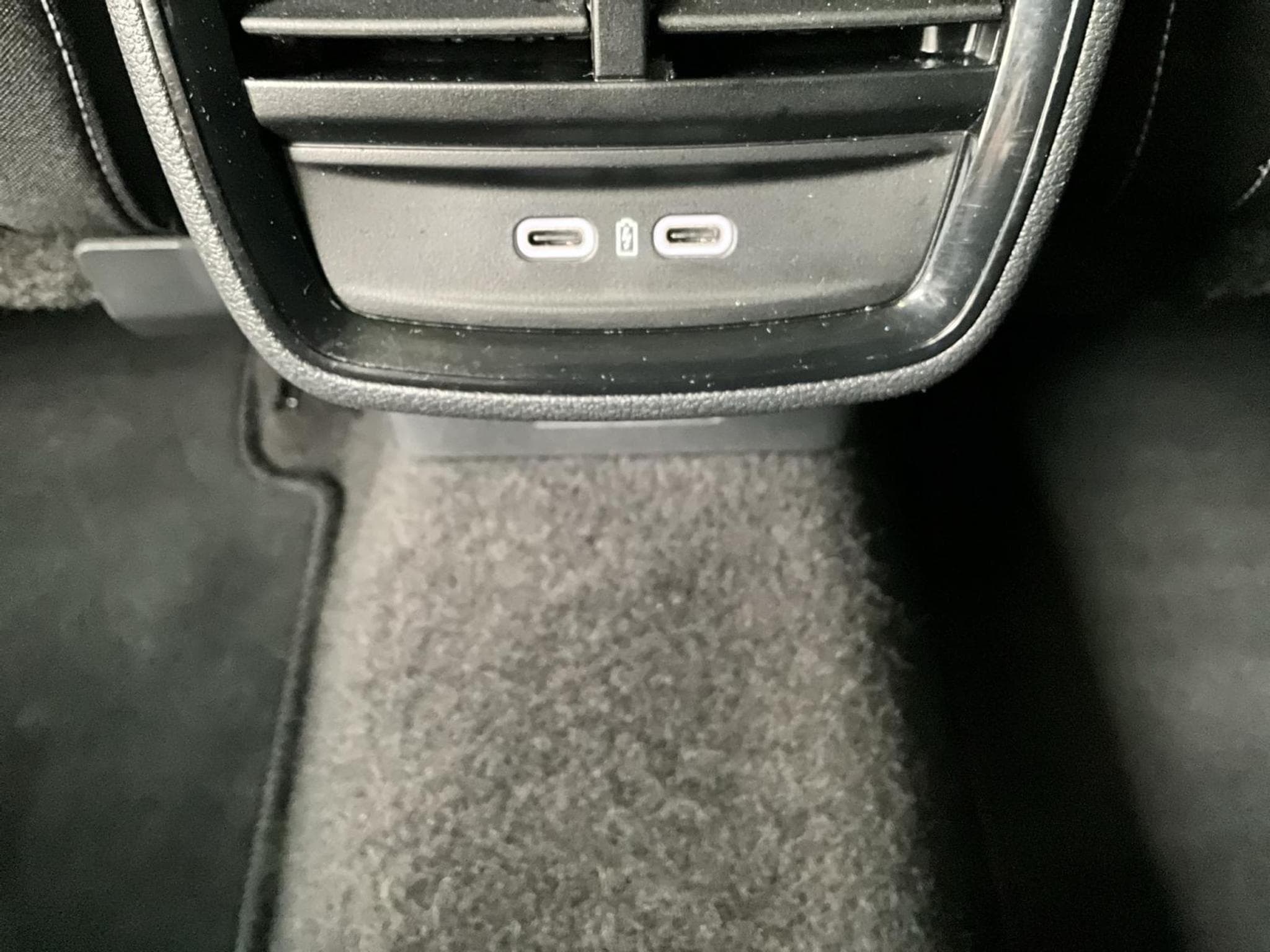 Skoda Kamiq Monte-Carlo+DSG+Pano+LED (2025) - Photo 22