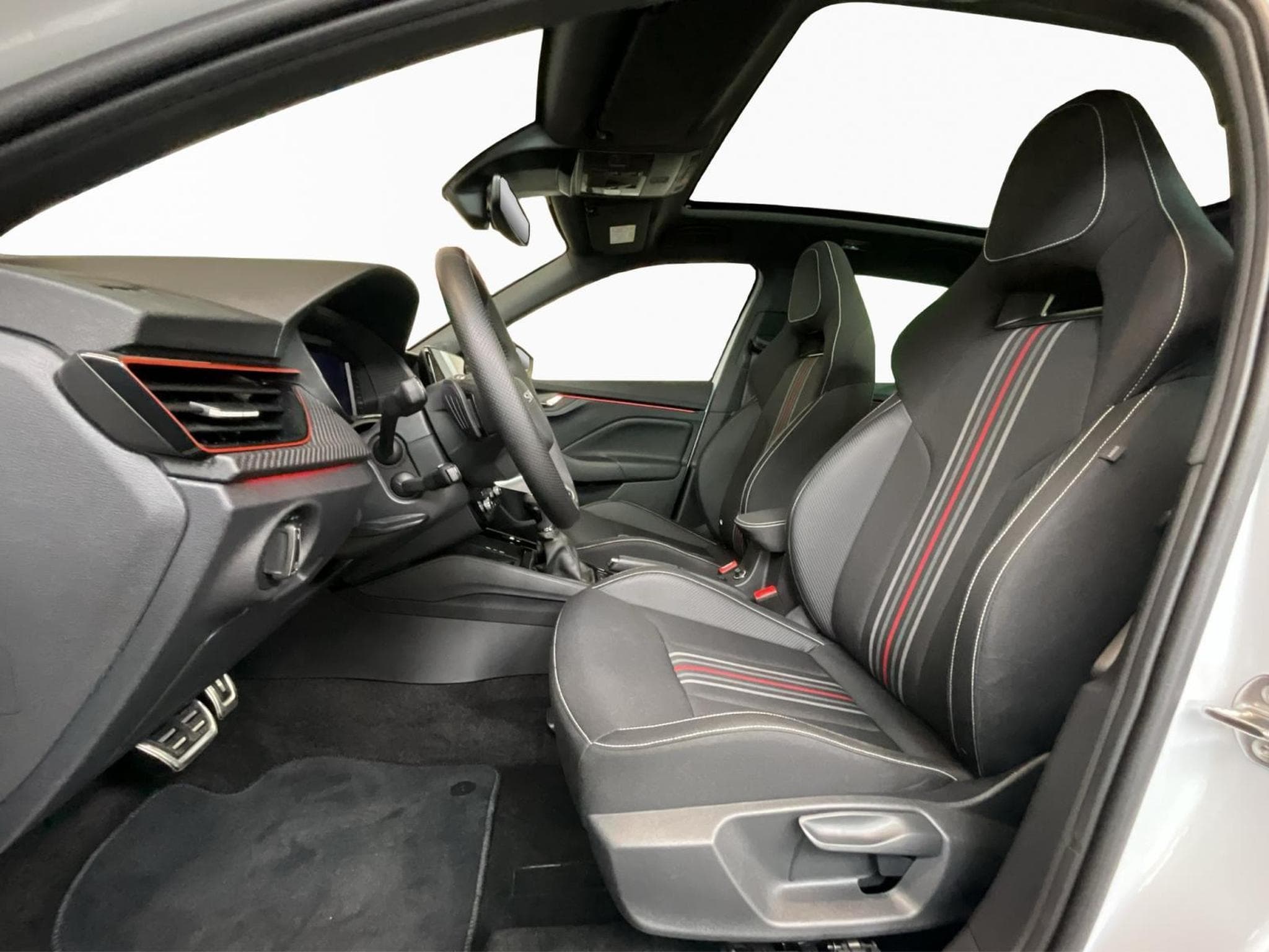 Skoda Kamiq Monte-Carlo+DSG+Pano+LED (2025) - Photo 9
