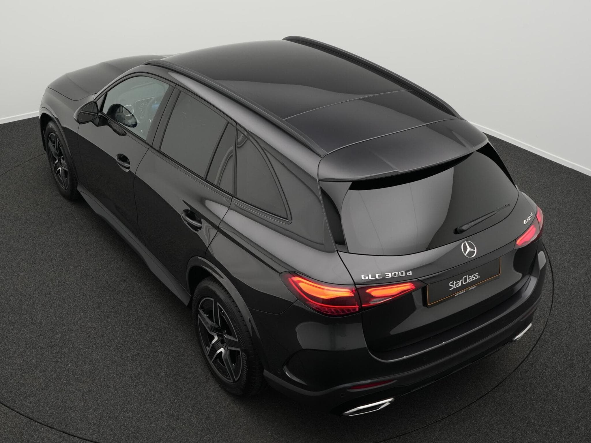 Mercedes GLC 300 d 4M AMG-Line LED+Kamera+AHK+Night+Memo (2025) - Photo 11