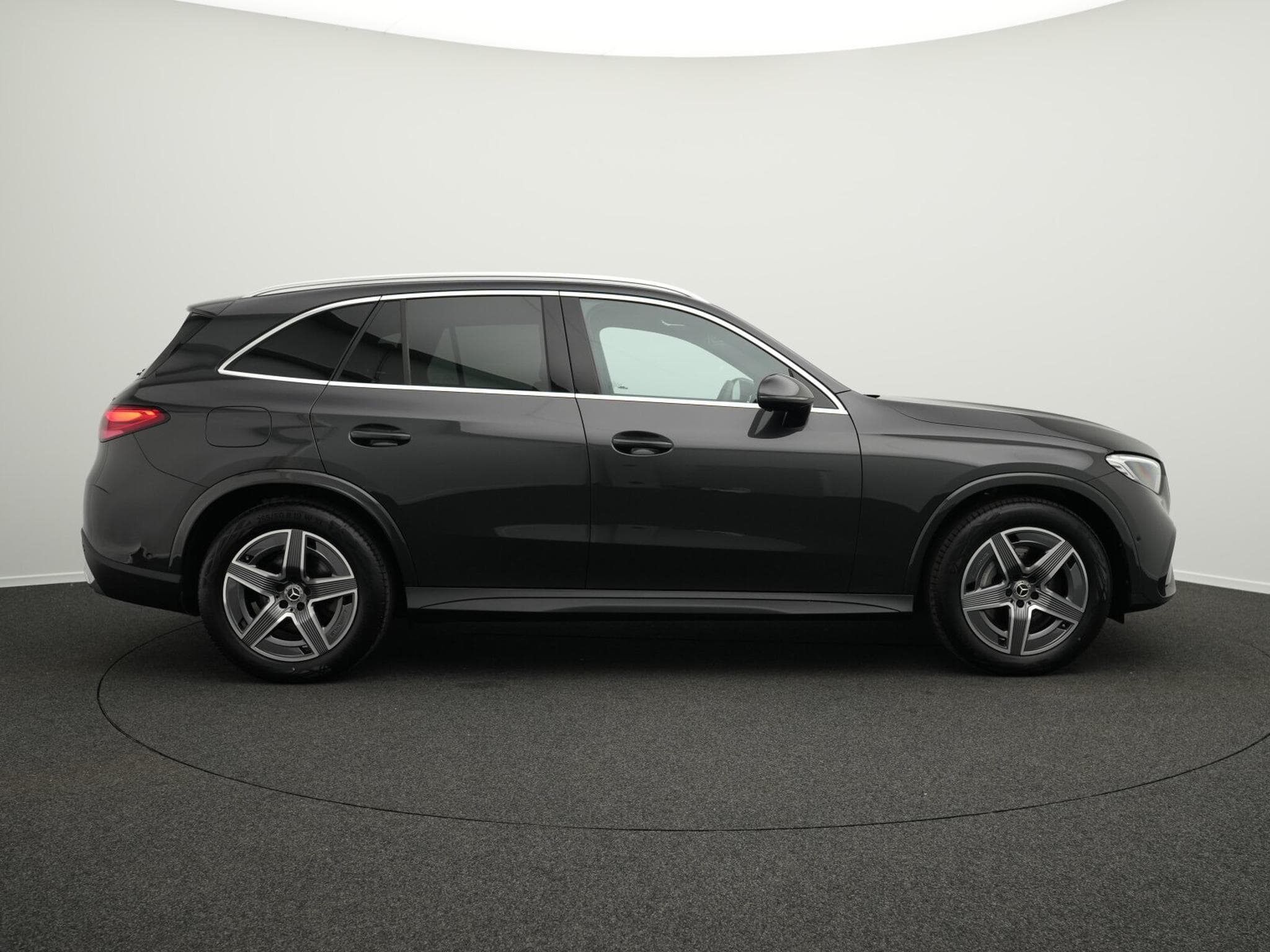 Mercedes GLC 300 d 4M AMG-Line LED+Kamera+AHK+Totw+Memo (2024) - Photo 5
