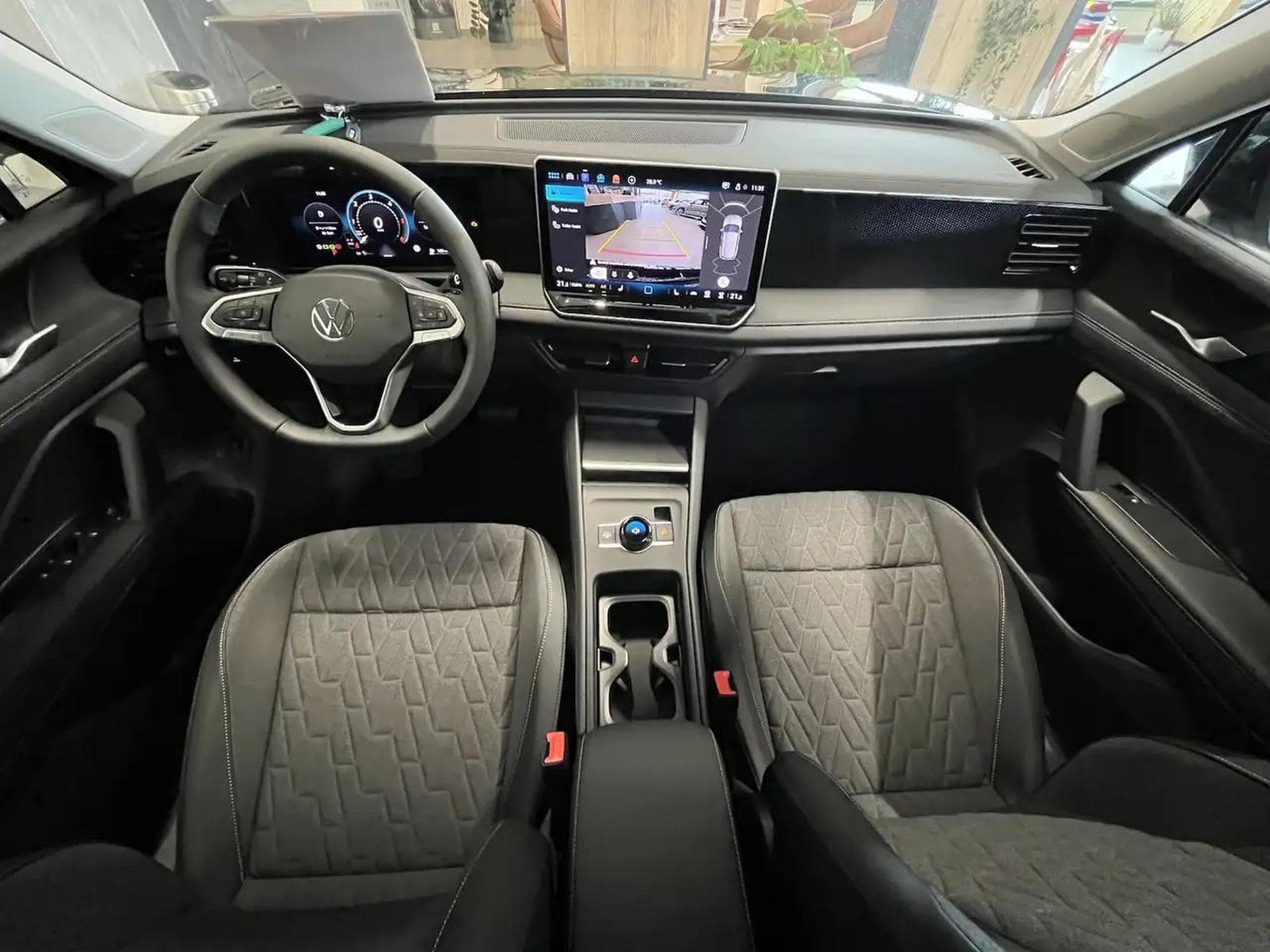 VW Tiguan (2025) - Photo 8
