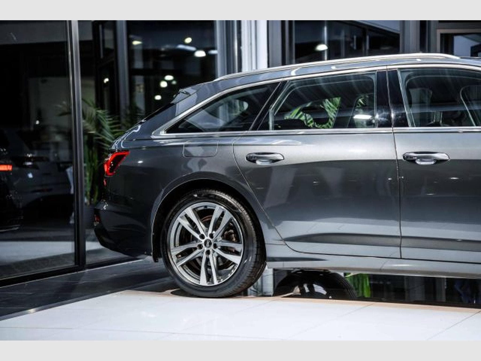 Audi A6 A6 Avant 35 TDI S-tronic S-Line NAVI LED 1.HAND (2021) - Photo 8
