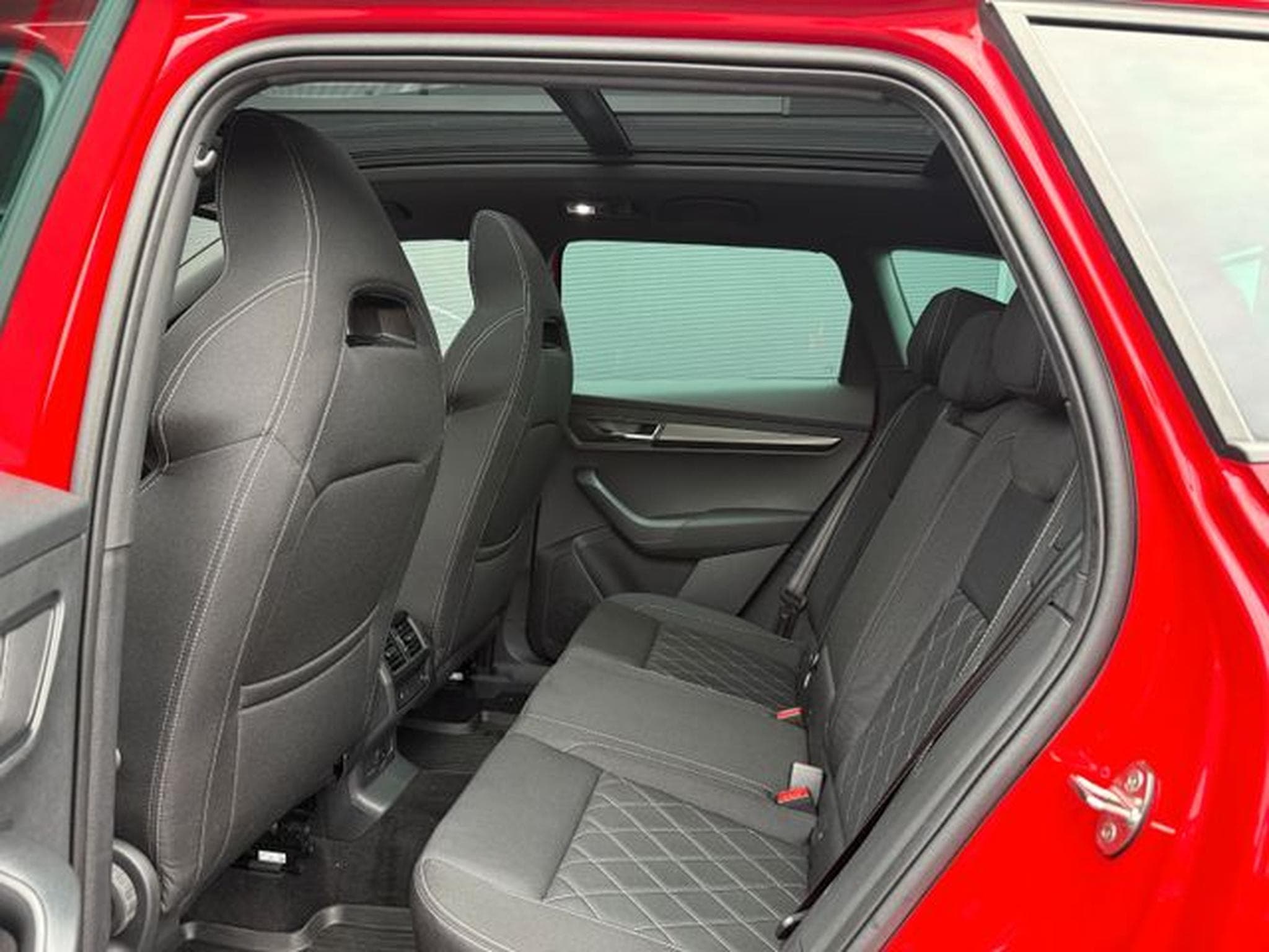Skoda Karoq Karoq 2.0TSI Sportline 4x4 DSG Pano 19" Kamera (2020) - Photo 11