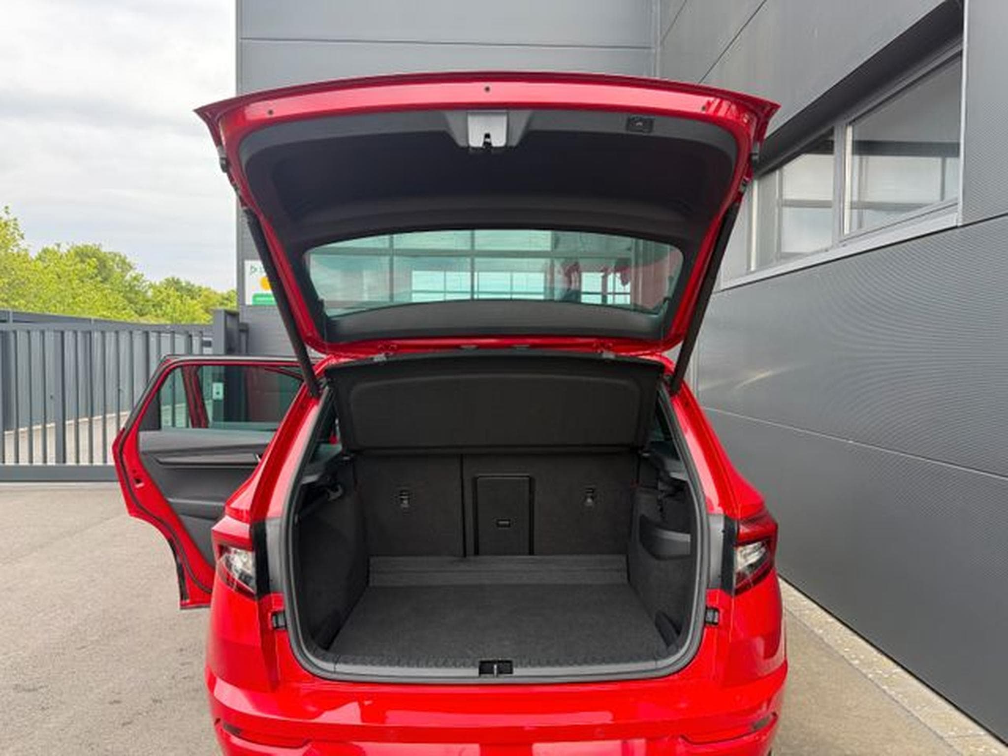 Skoda Karoq Karoq 2.0TSI Sportline 4x4 DSG Pano 19" Kamera (2020) - Photo 12